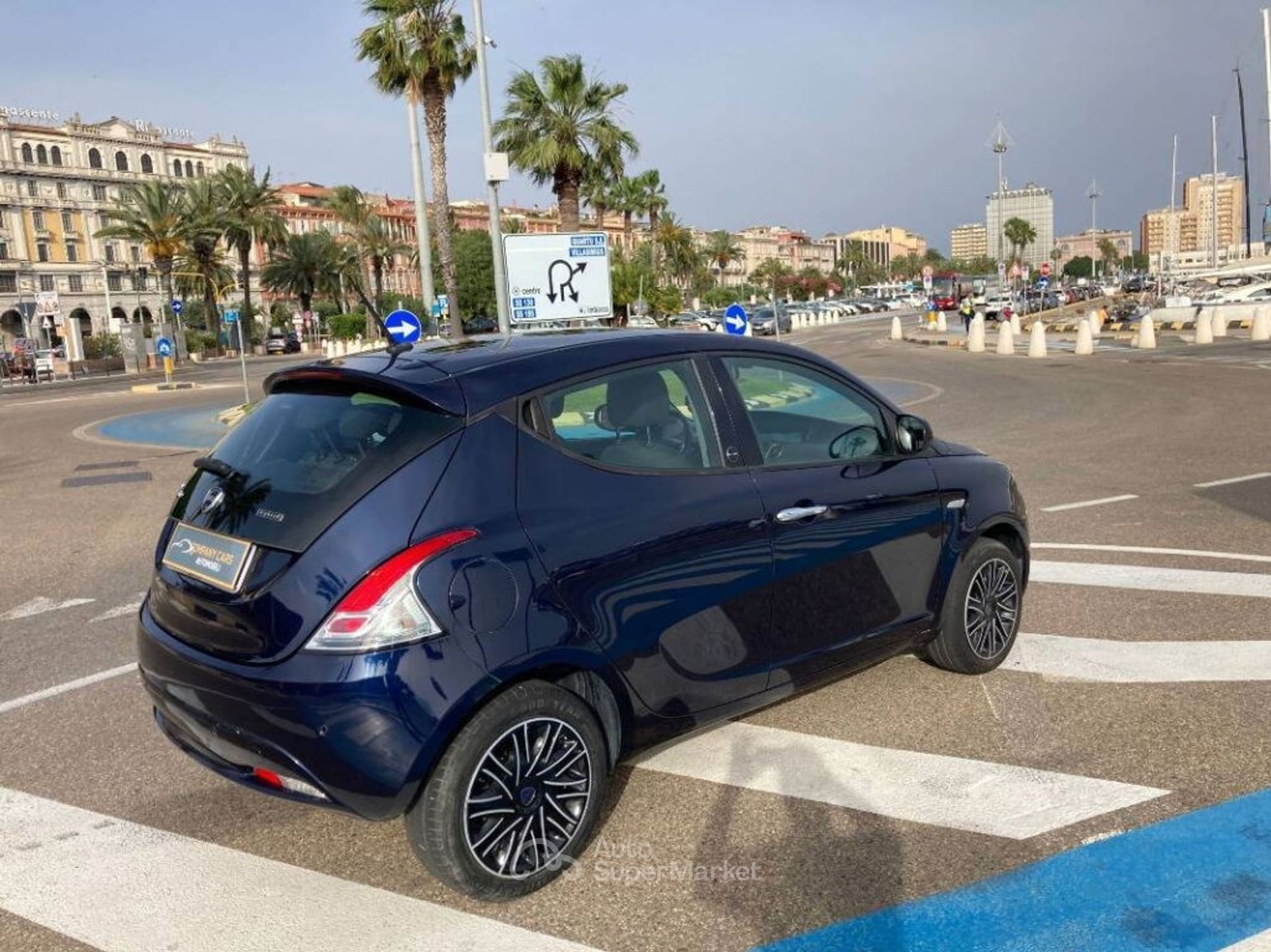 Lancia Ypsilon