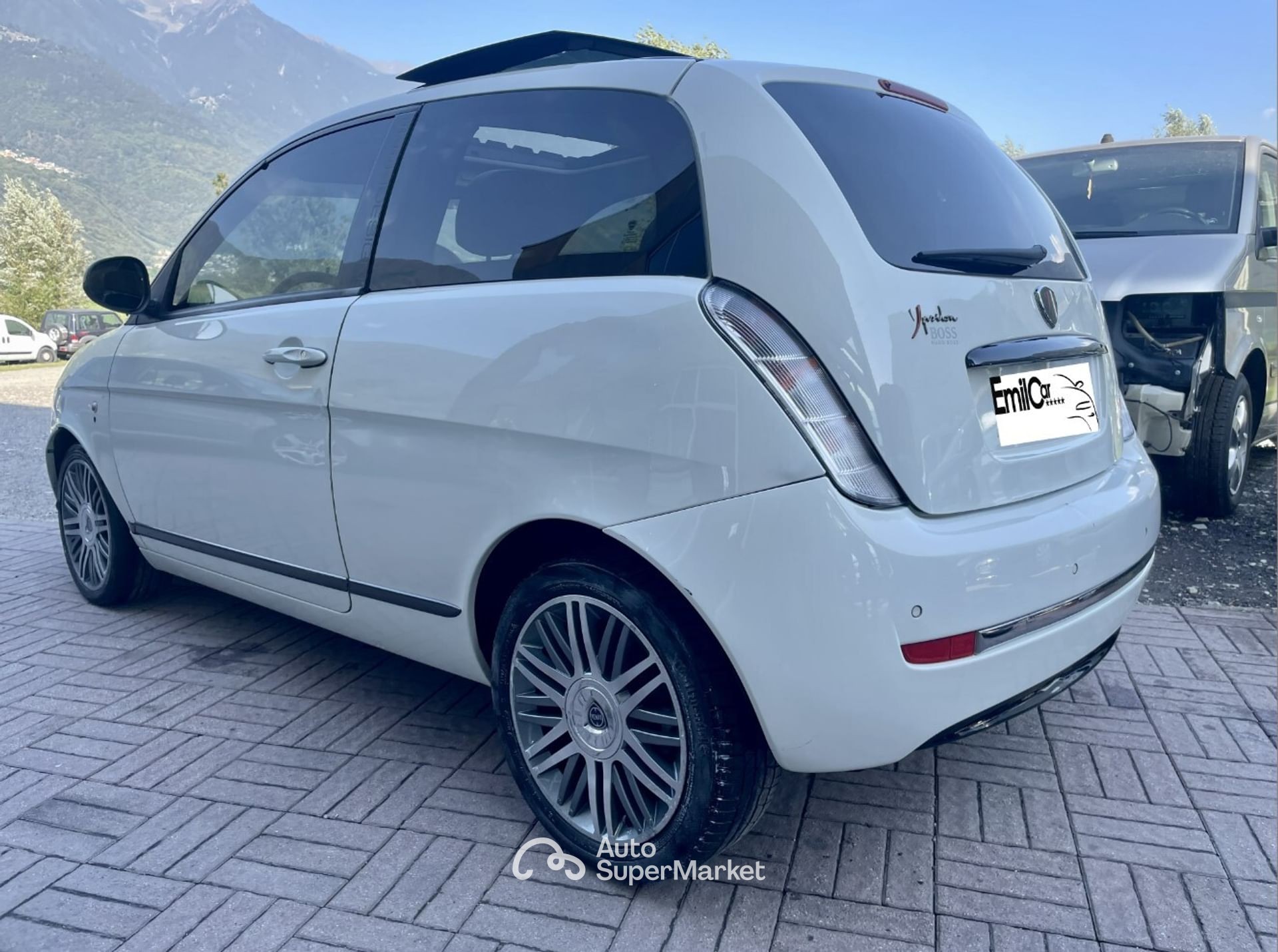 Lancia Ypsilon