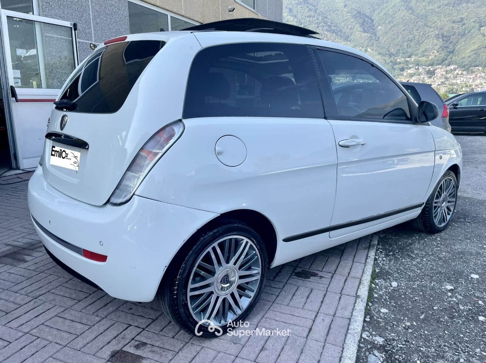Lancia Ypsilon