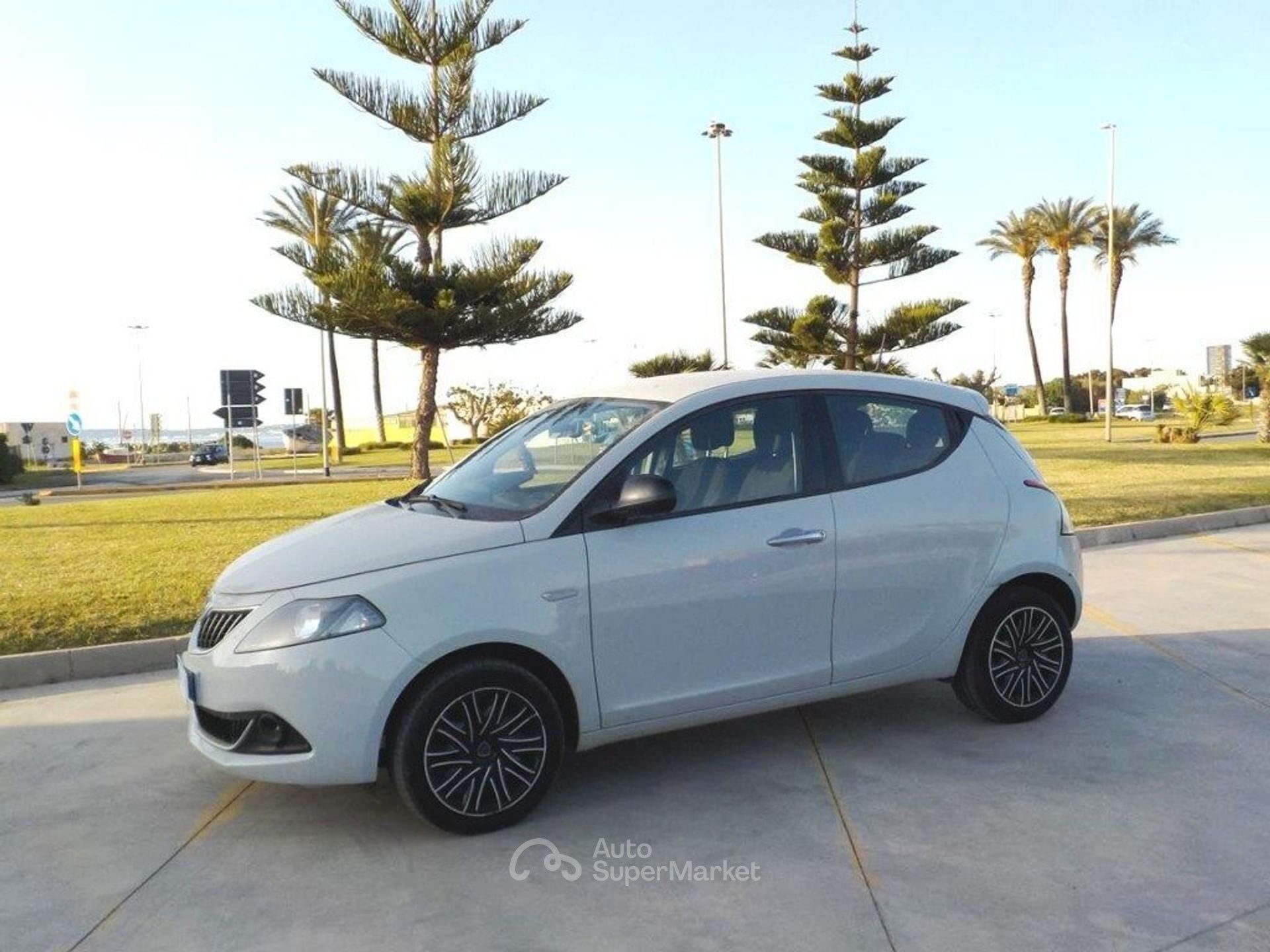 thumbnail image 2 of 2000 Lancia Ypsilon 1.2 16v Specifications & Performance 2 of 10