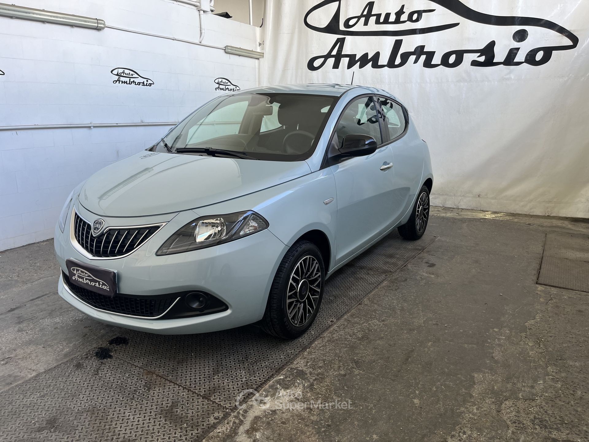 Lancia Ypsilon