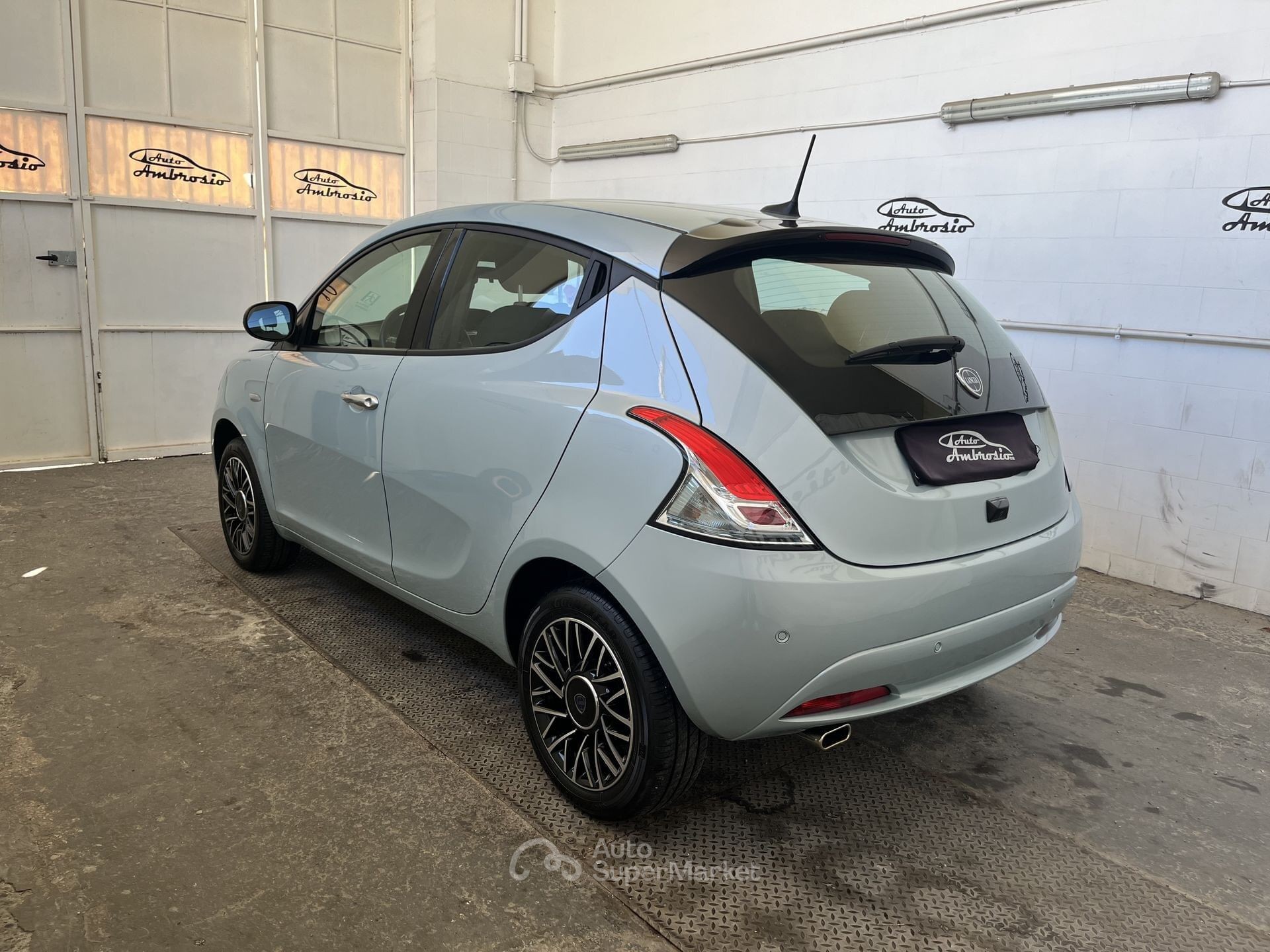 Lancia Ypsilon