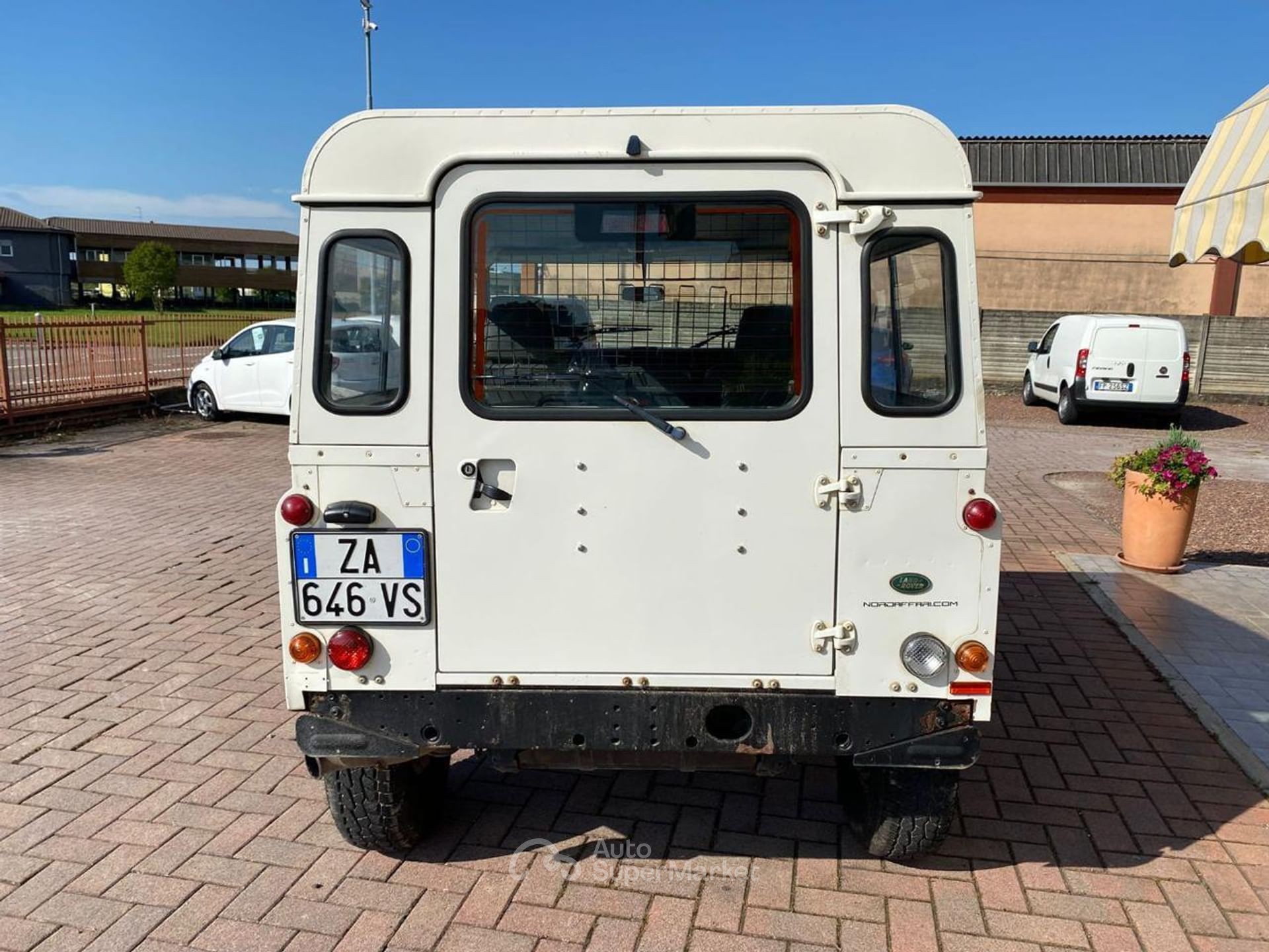 Land Rover Defender