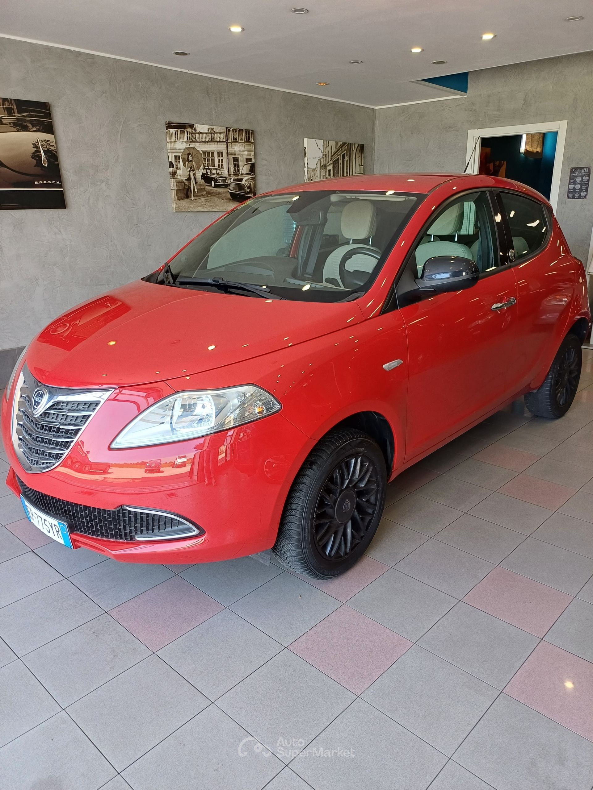 Lancia Ypsilon