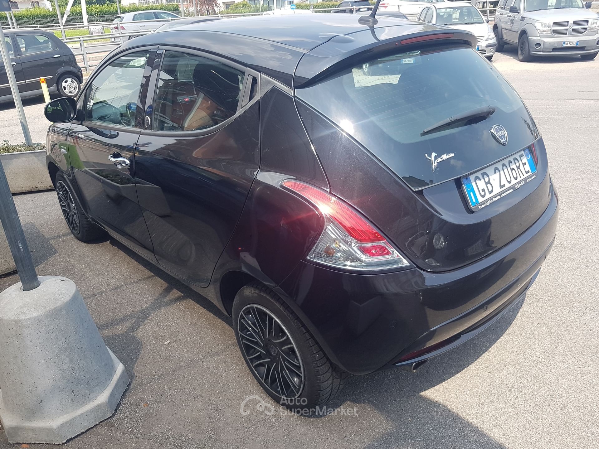 Lancia Ypsilon
