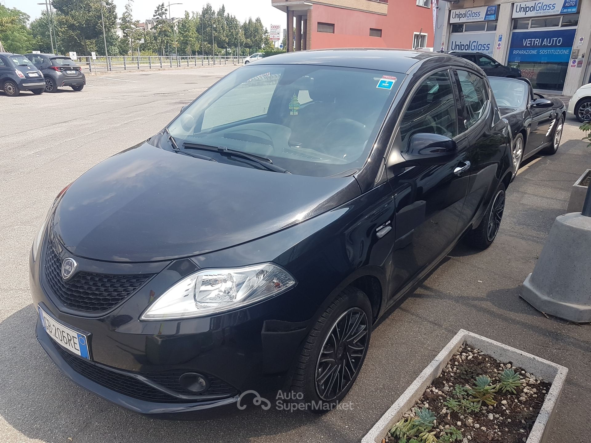 Lancia Ypsilon