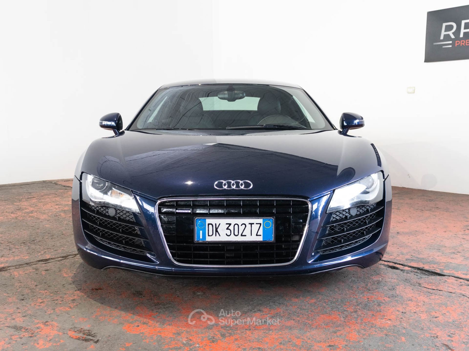 Audi R8