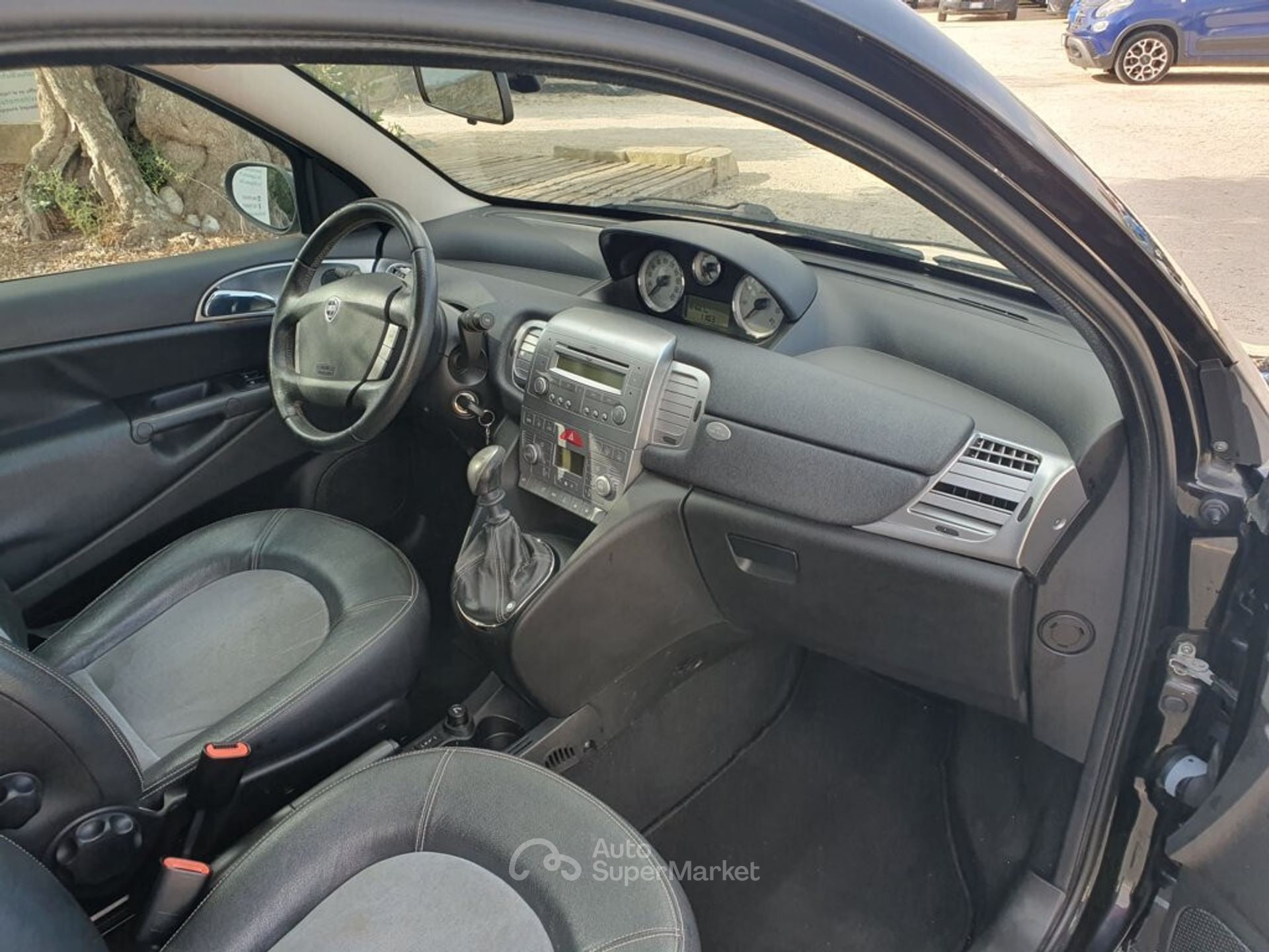 Lancia Ypsilon