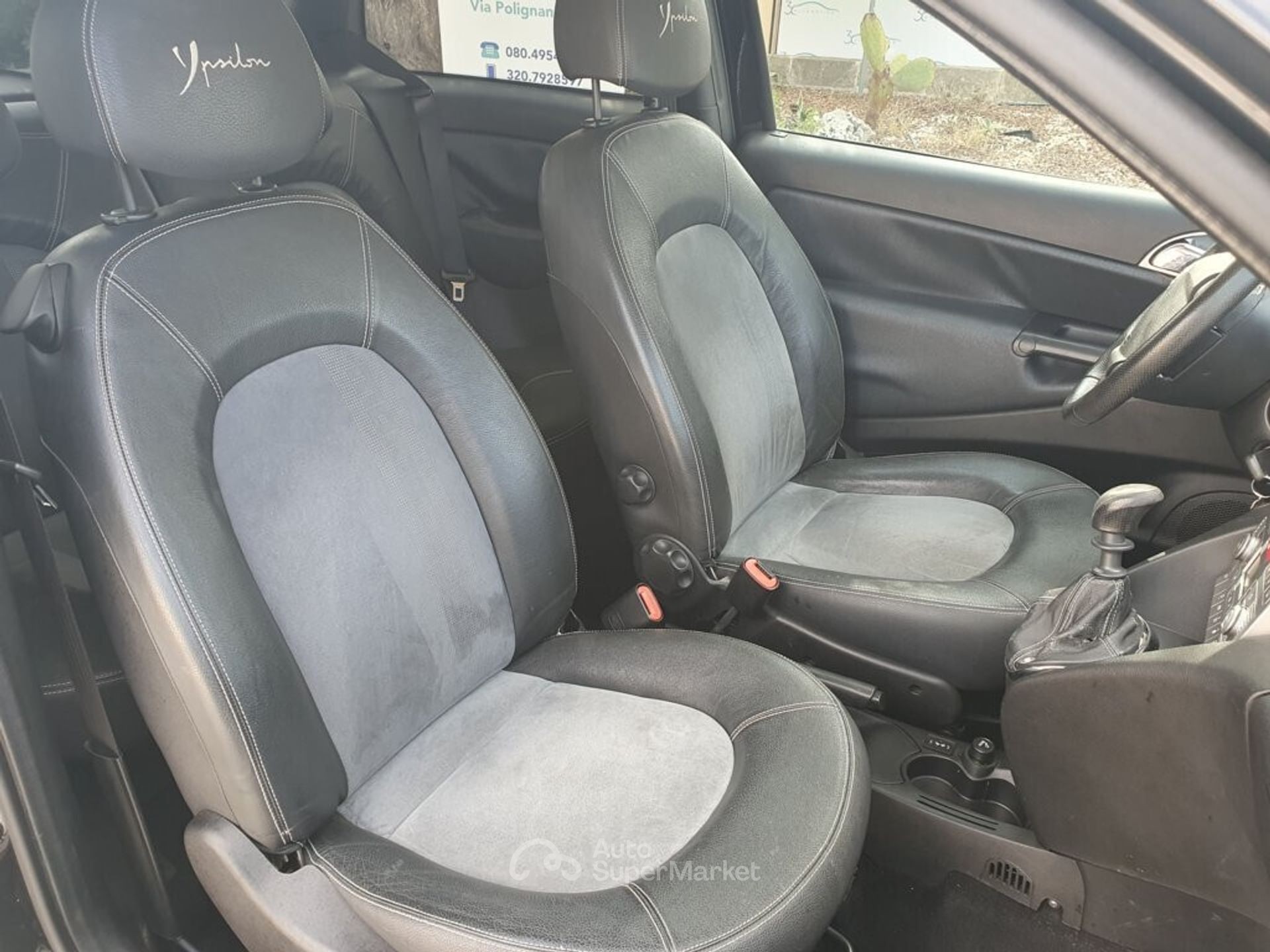 Lancia Ypsilon