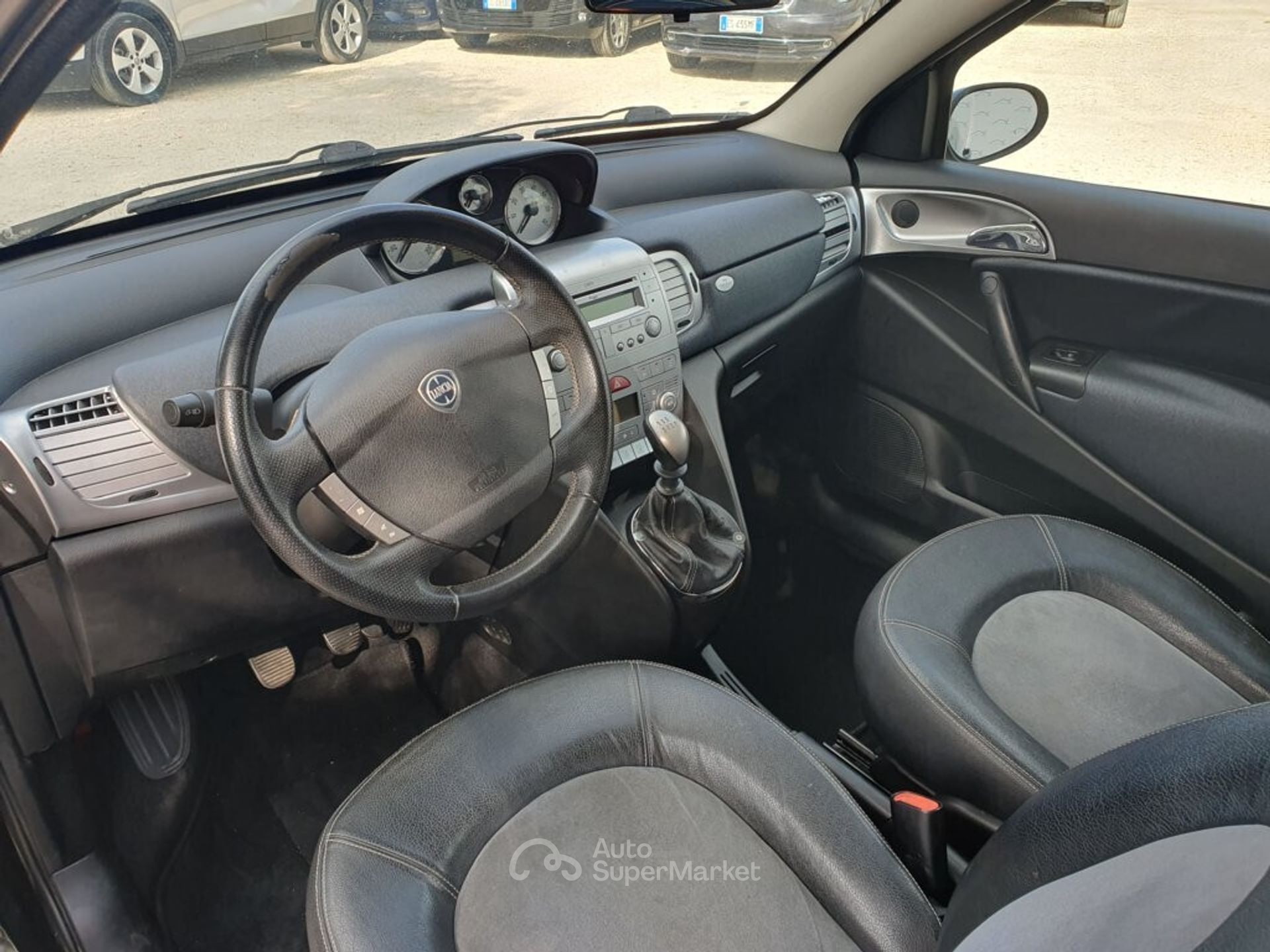 Lancia Ypsilon