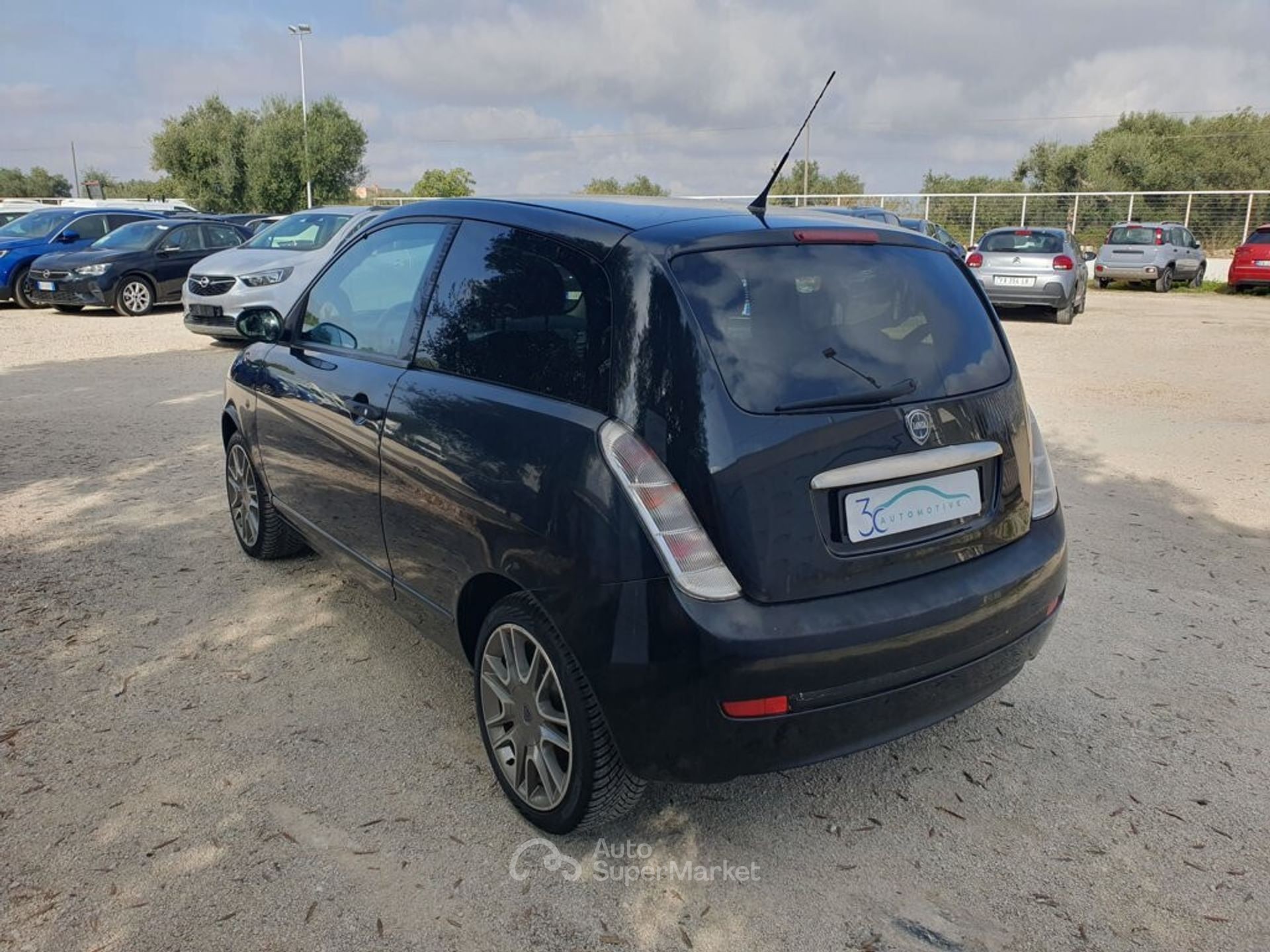 Lancia Ypsilon