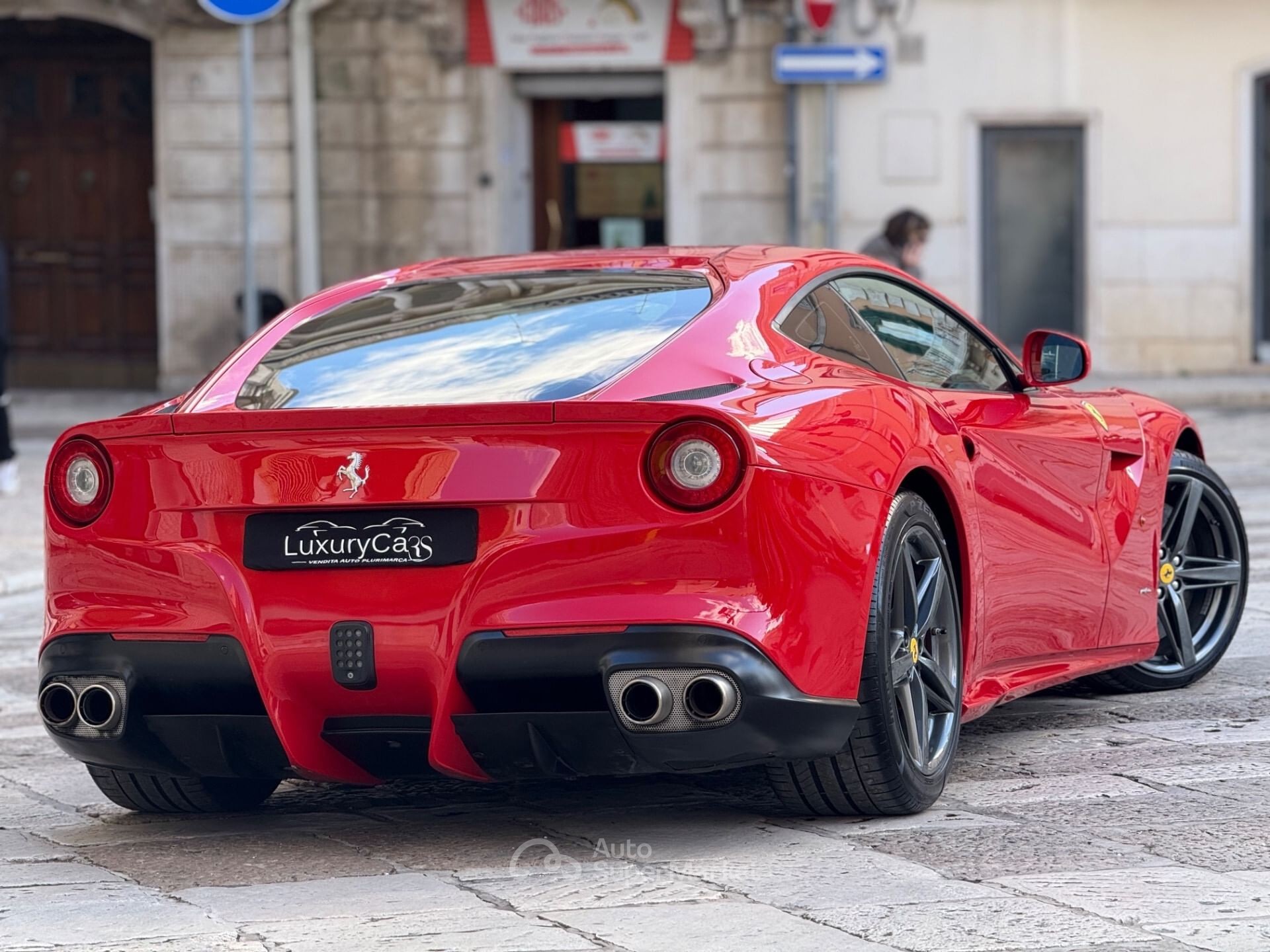 Ferrari F12