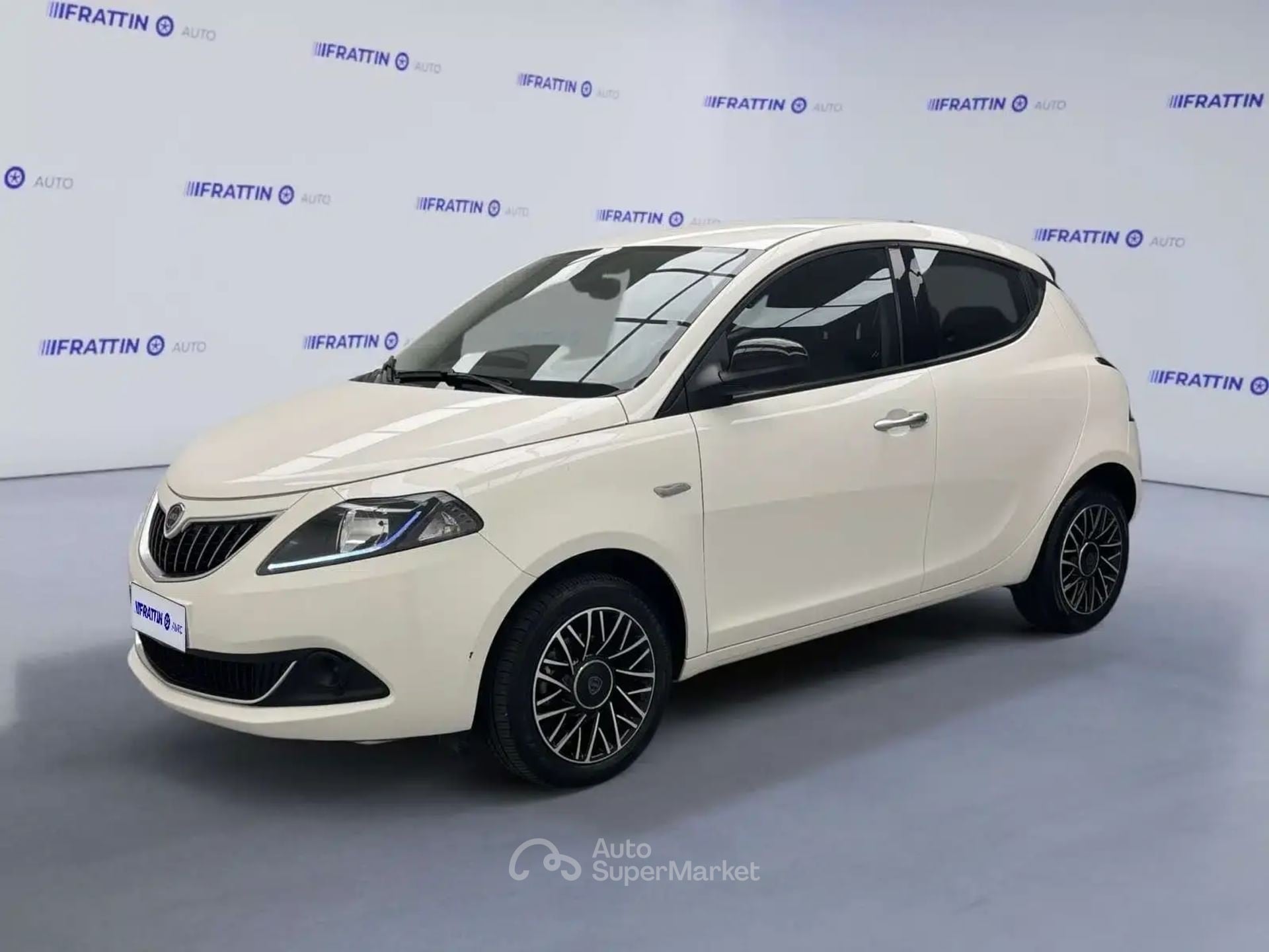 Lancia Ypsilon Ypsilon 1 0 Firefly 5 Porte S S Hybrid Platino Usata lancia-ypsilon-ypsilon-1-0-firefly-5-porte-s-s-hybrid-platino-usata