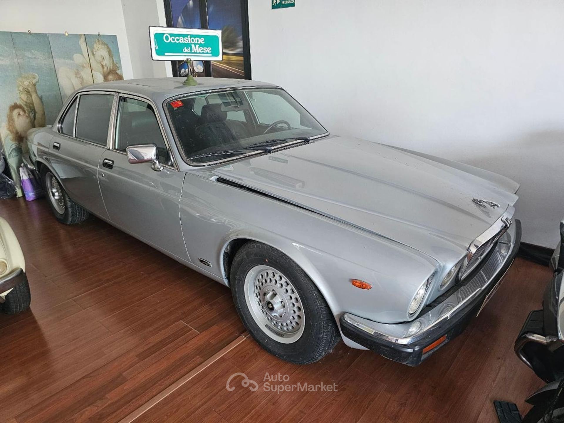 Jaguar XJ