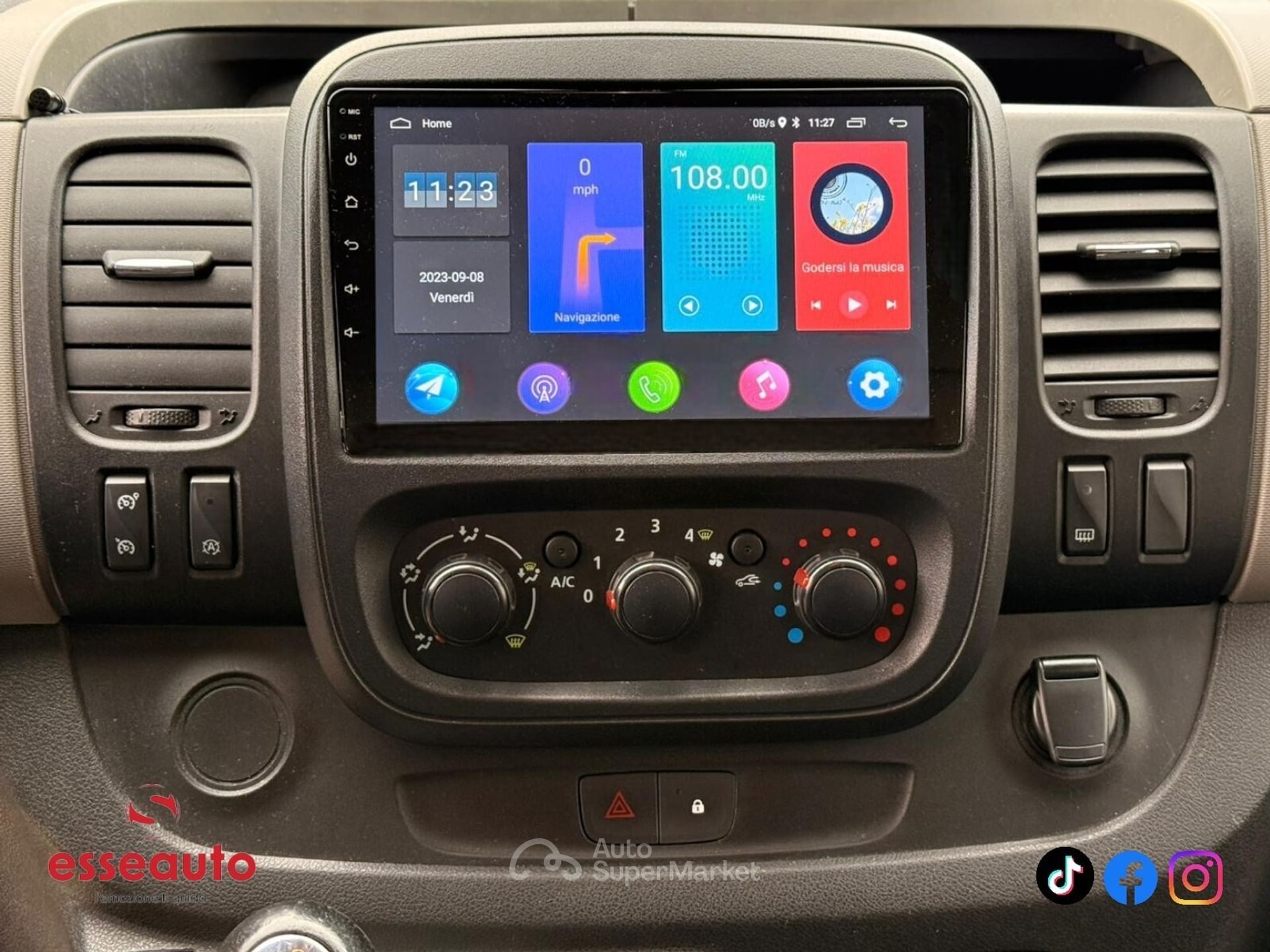 Nissan NV300