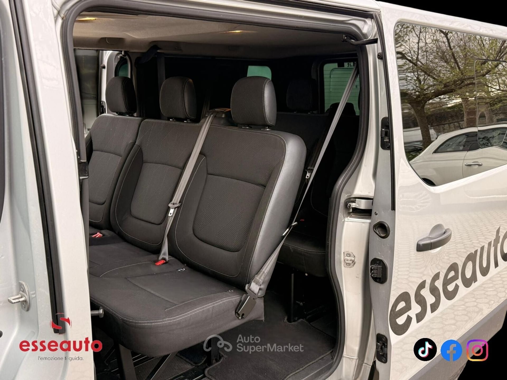 Nissan NV300