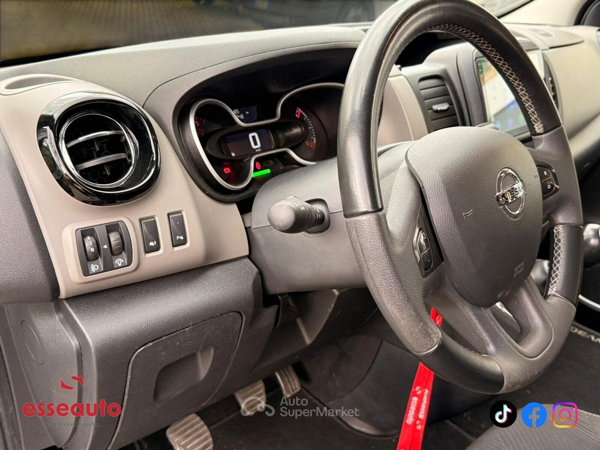 Nissan NV300