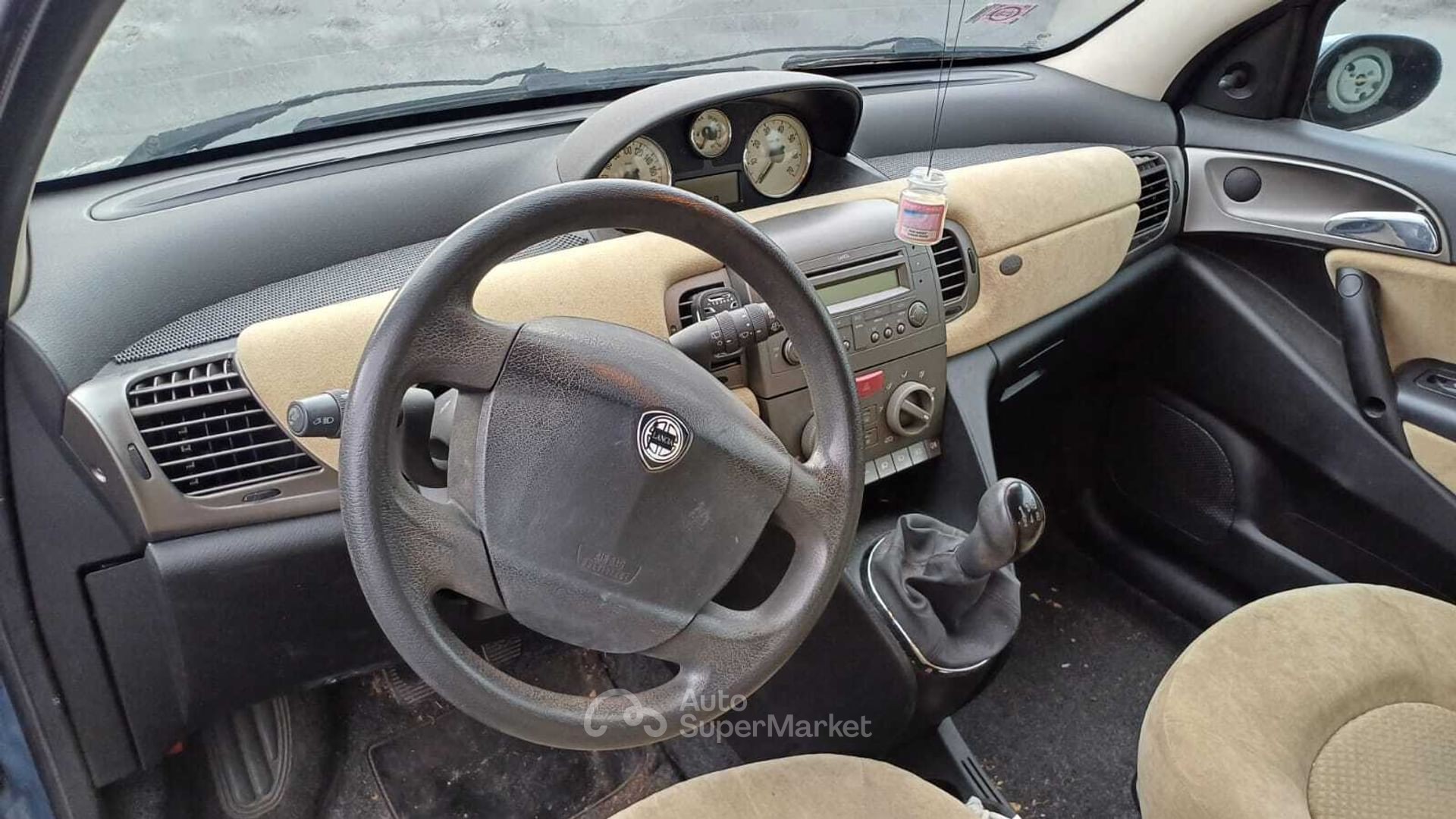 Lancia Ypsilon