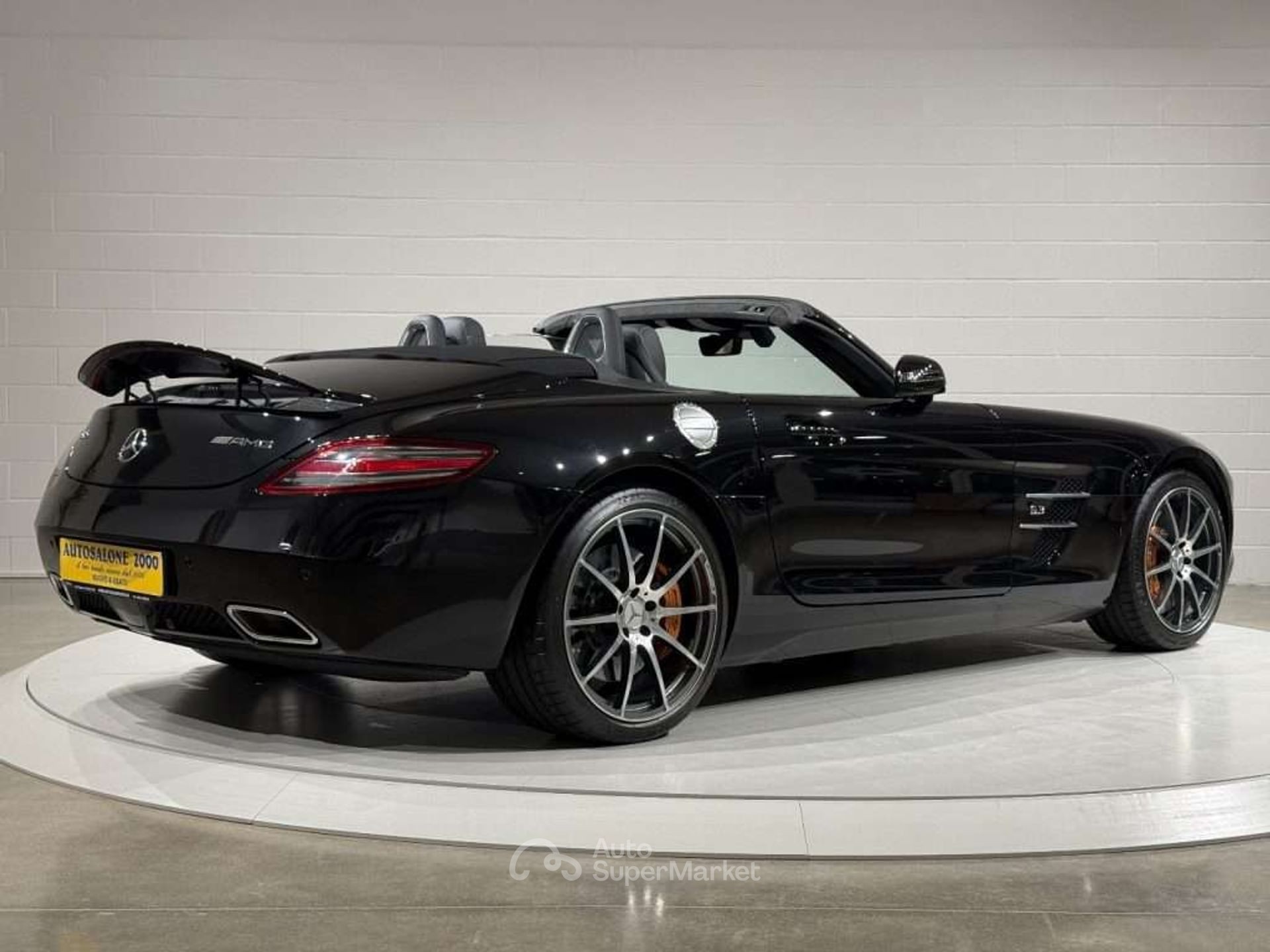 Mercedes-Benz SLS