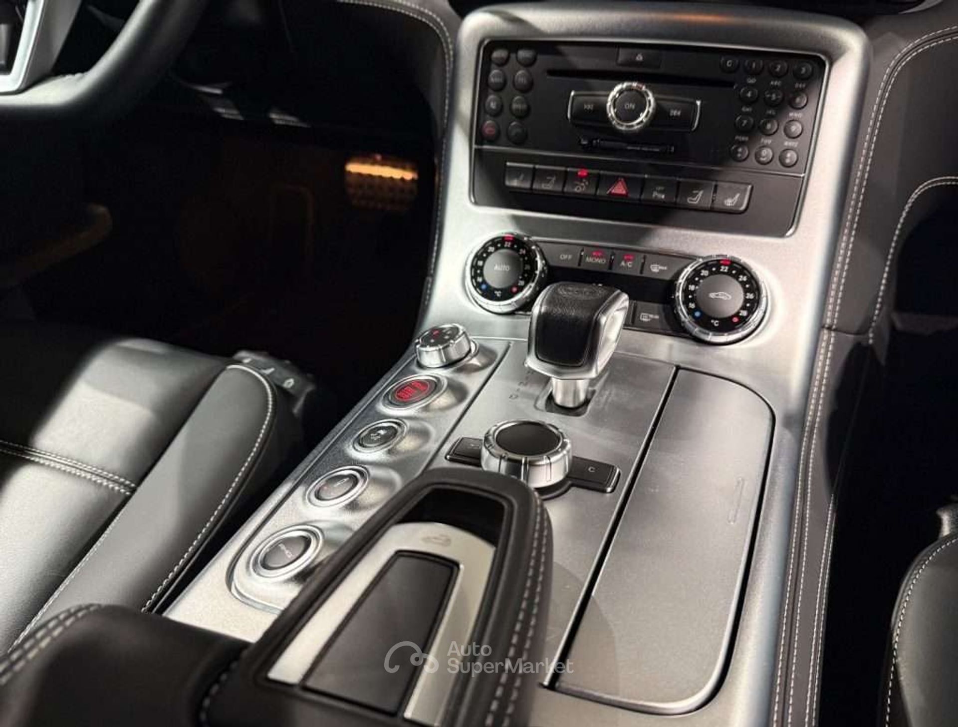 Mercedes-Benz SLS
