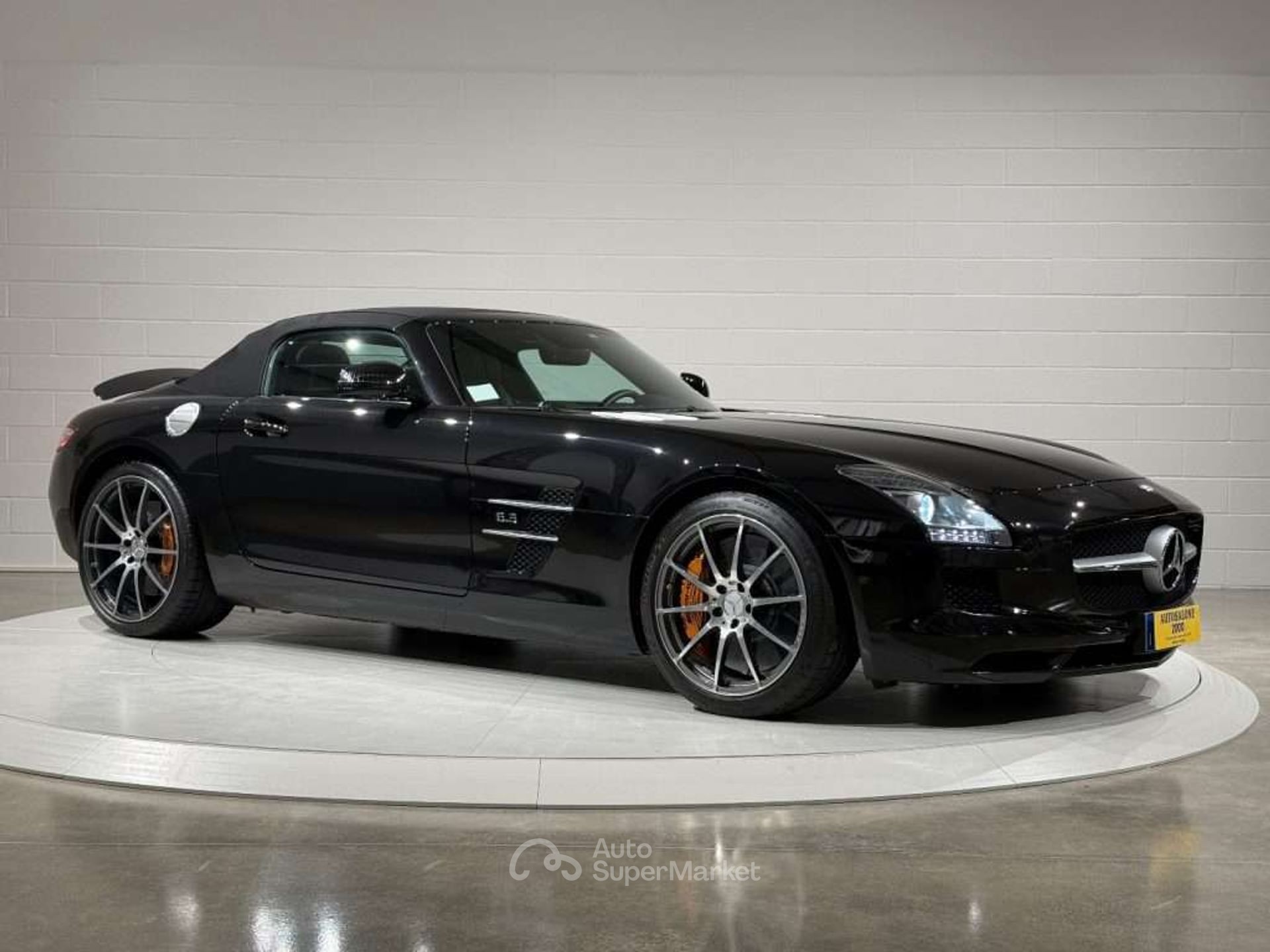 Mercedes-Benz SLS