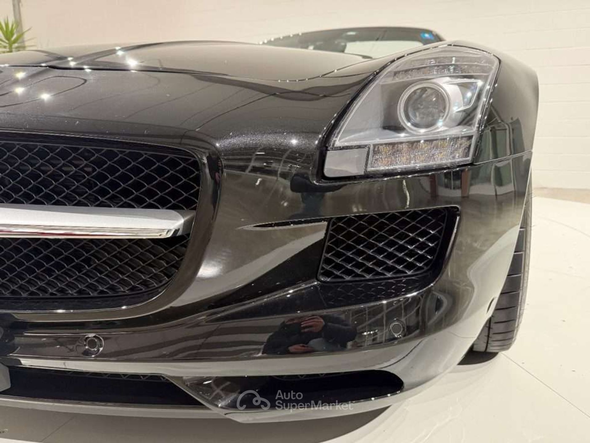 Mercedes-Benz SLS