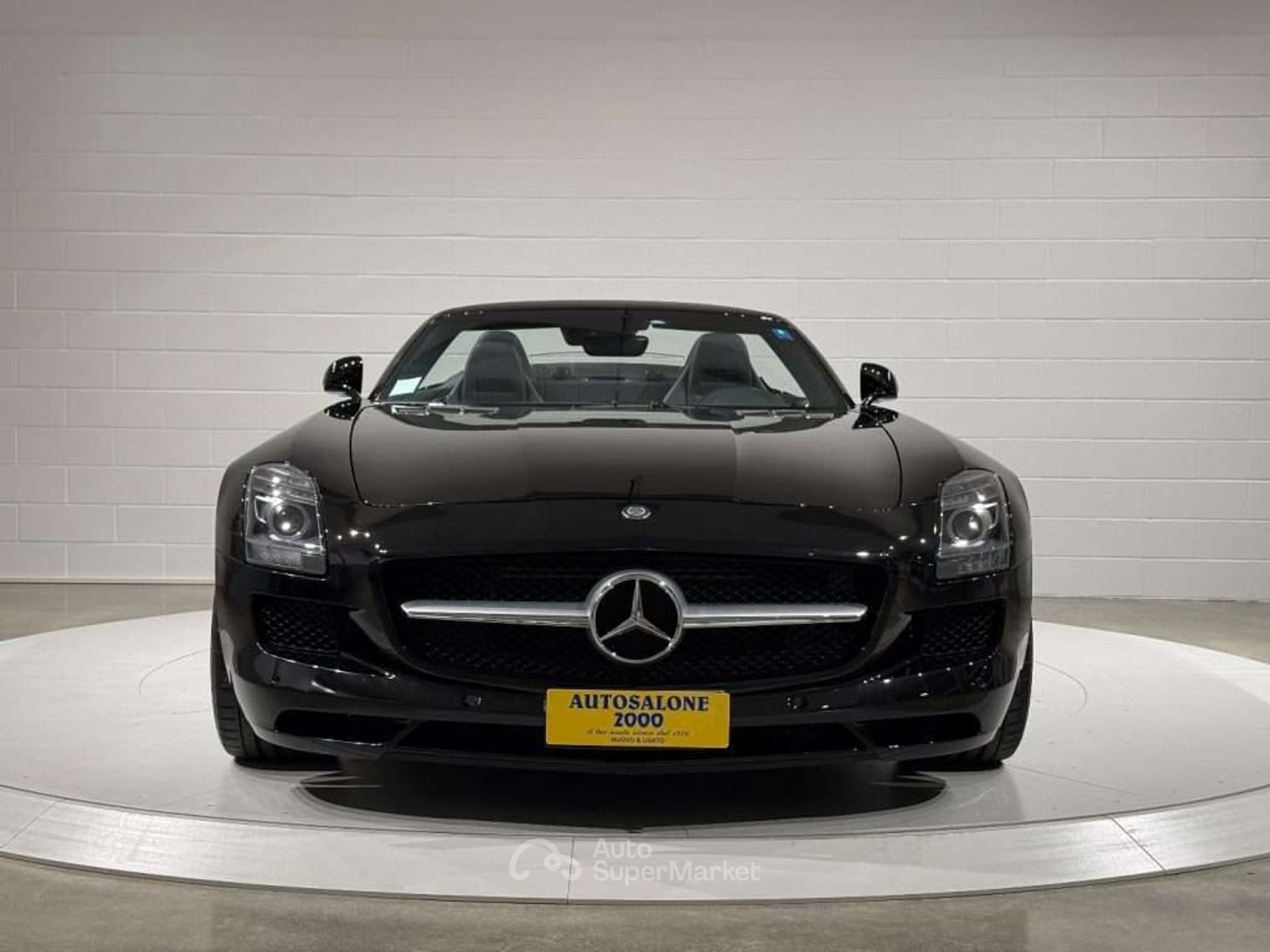 Mercedes-Benz SLS