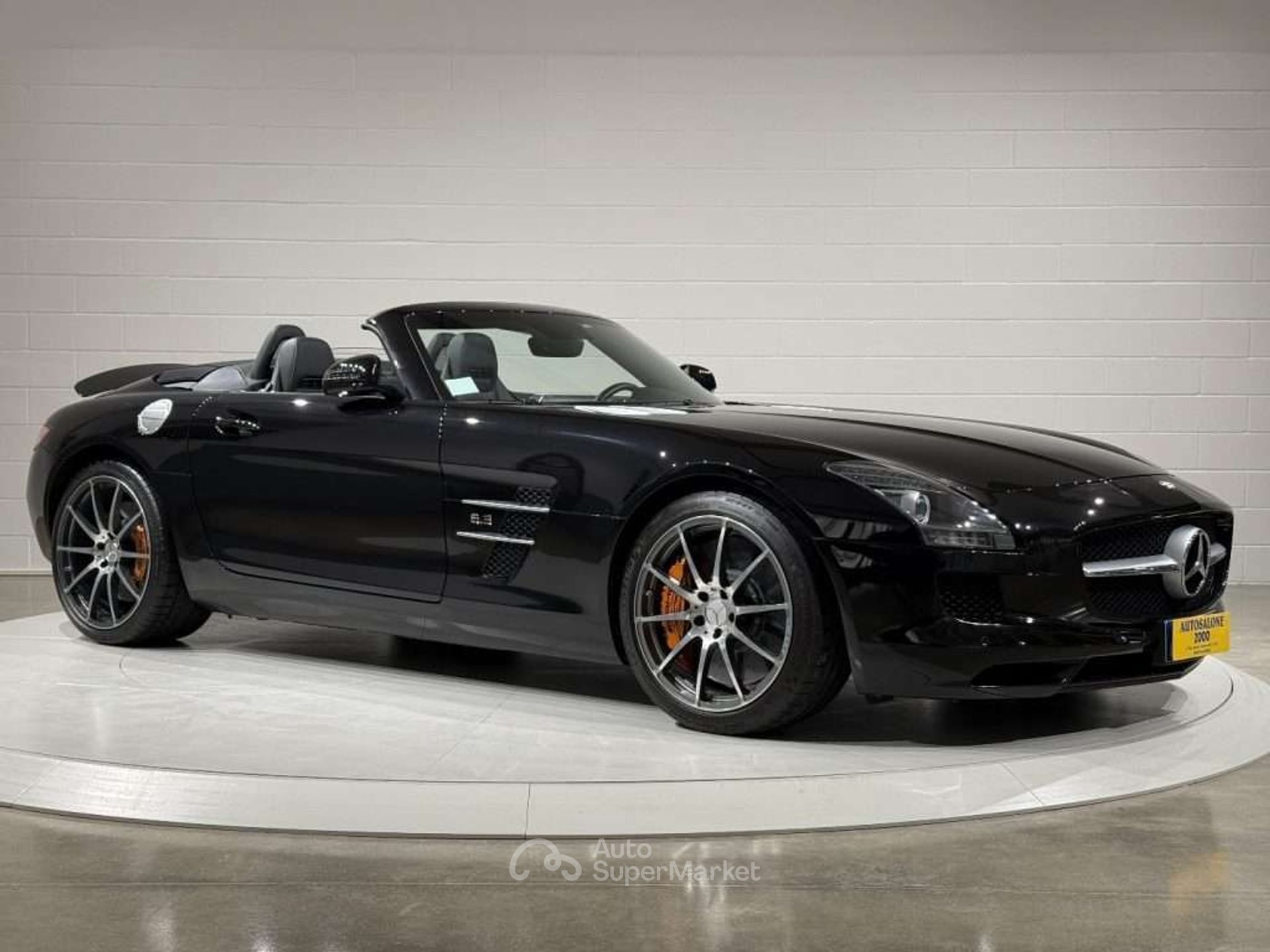 Mercedes-Benz SLS