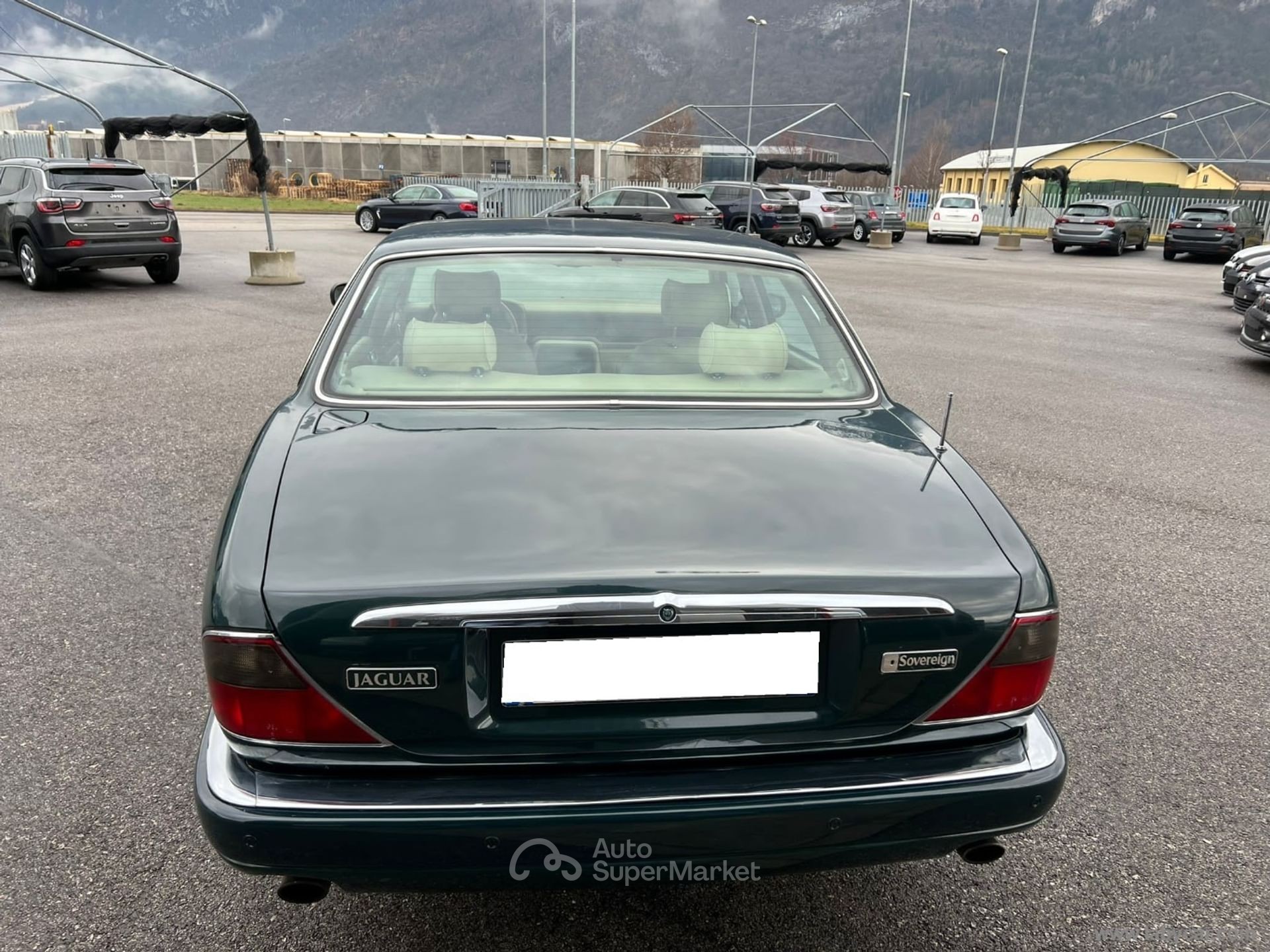 Jaguar XJ