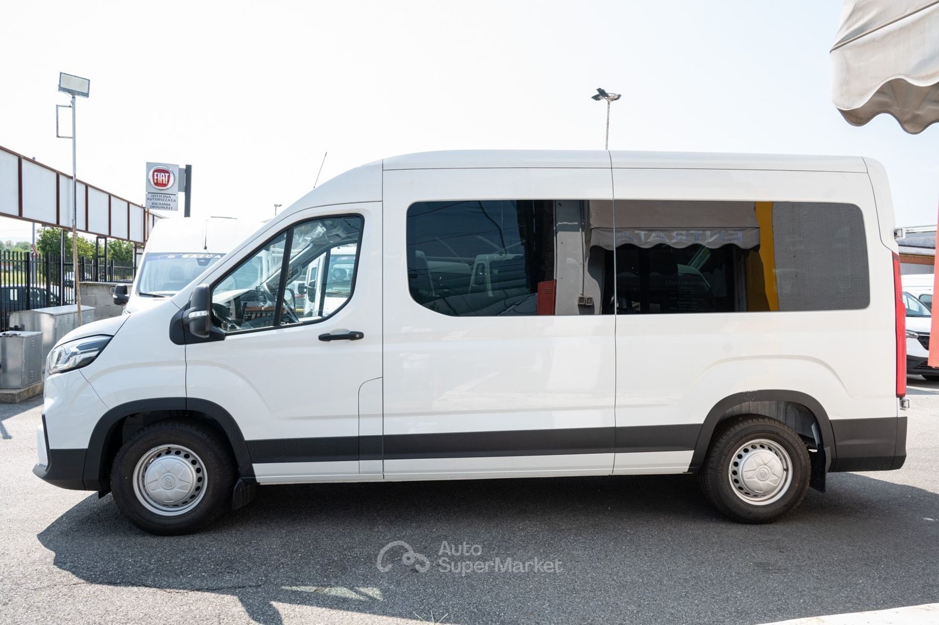 Maxus Deliver9