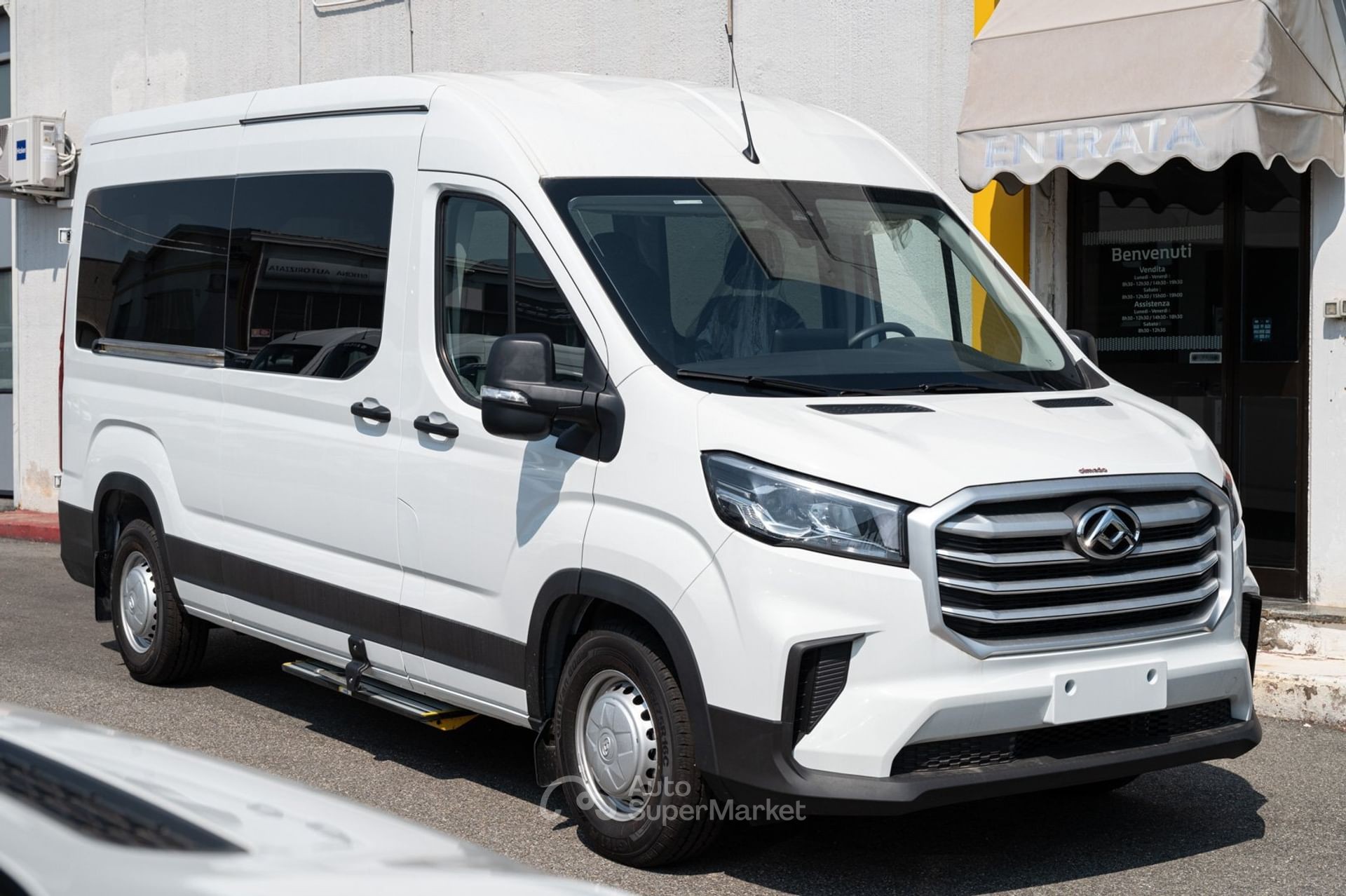 Maxus Deliver9