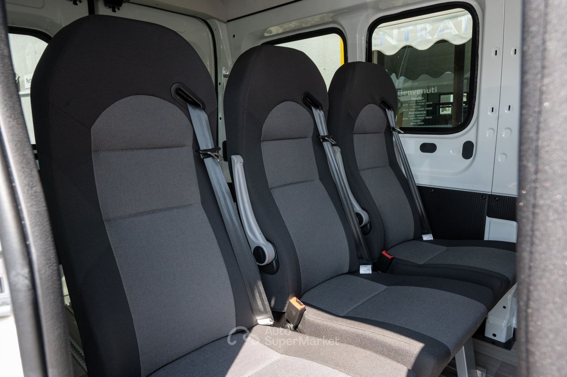 Maxus Deliver9