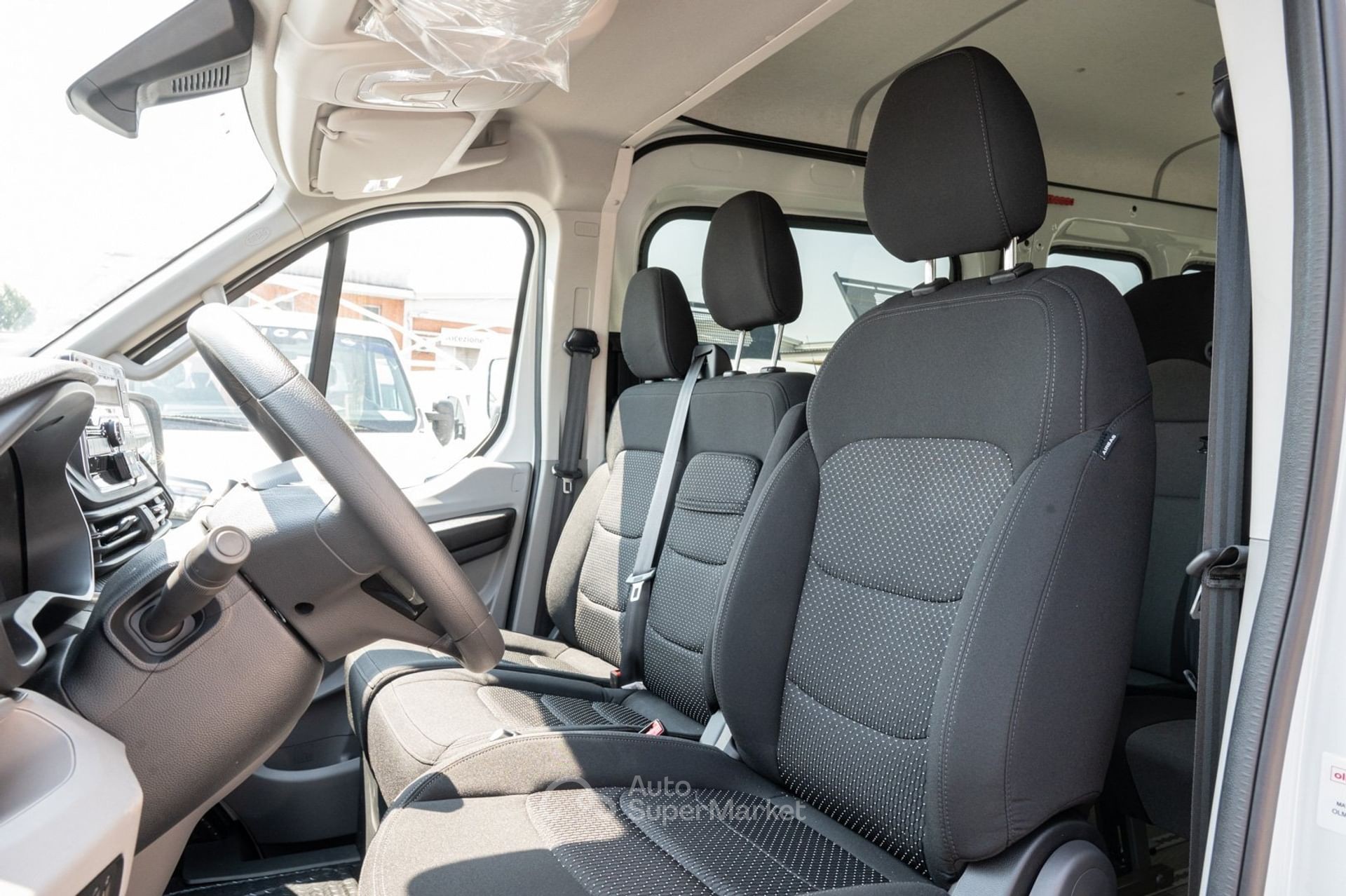 Maxus Deliver9