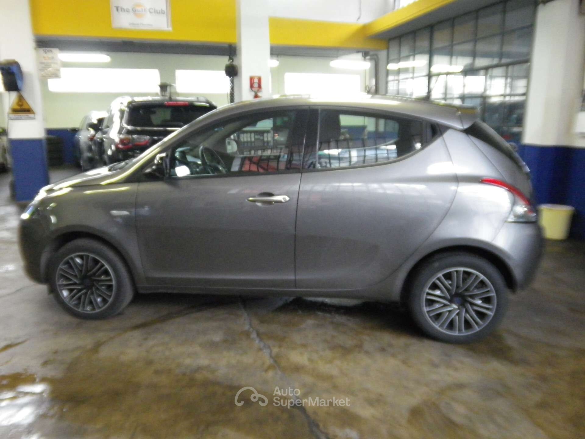Lancia Ypsilon