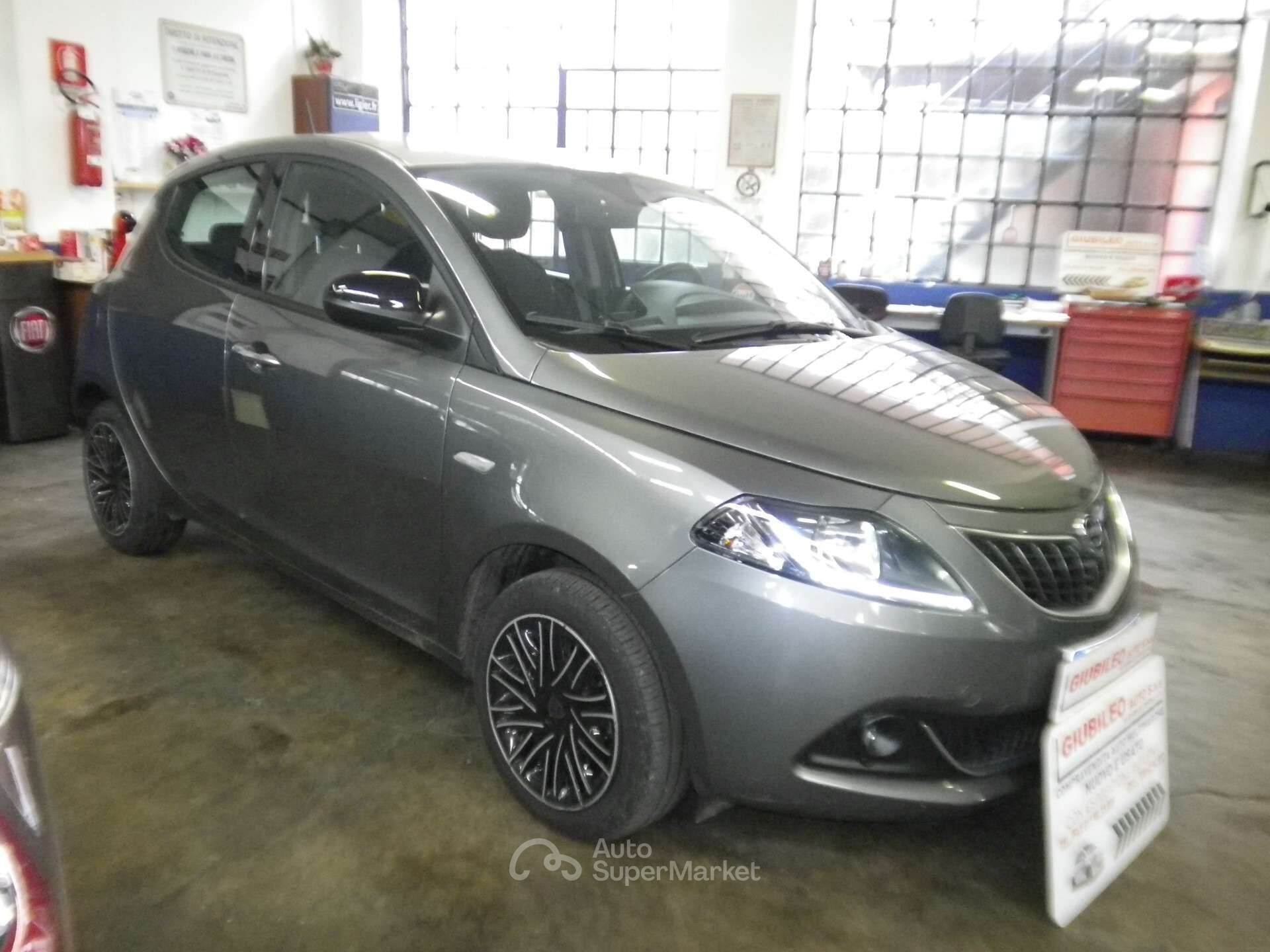 Lancia Ypsilon