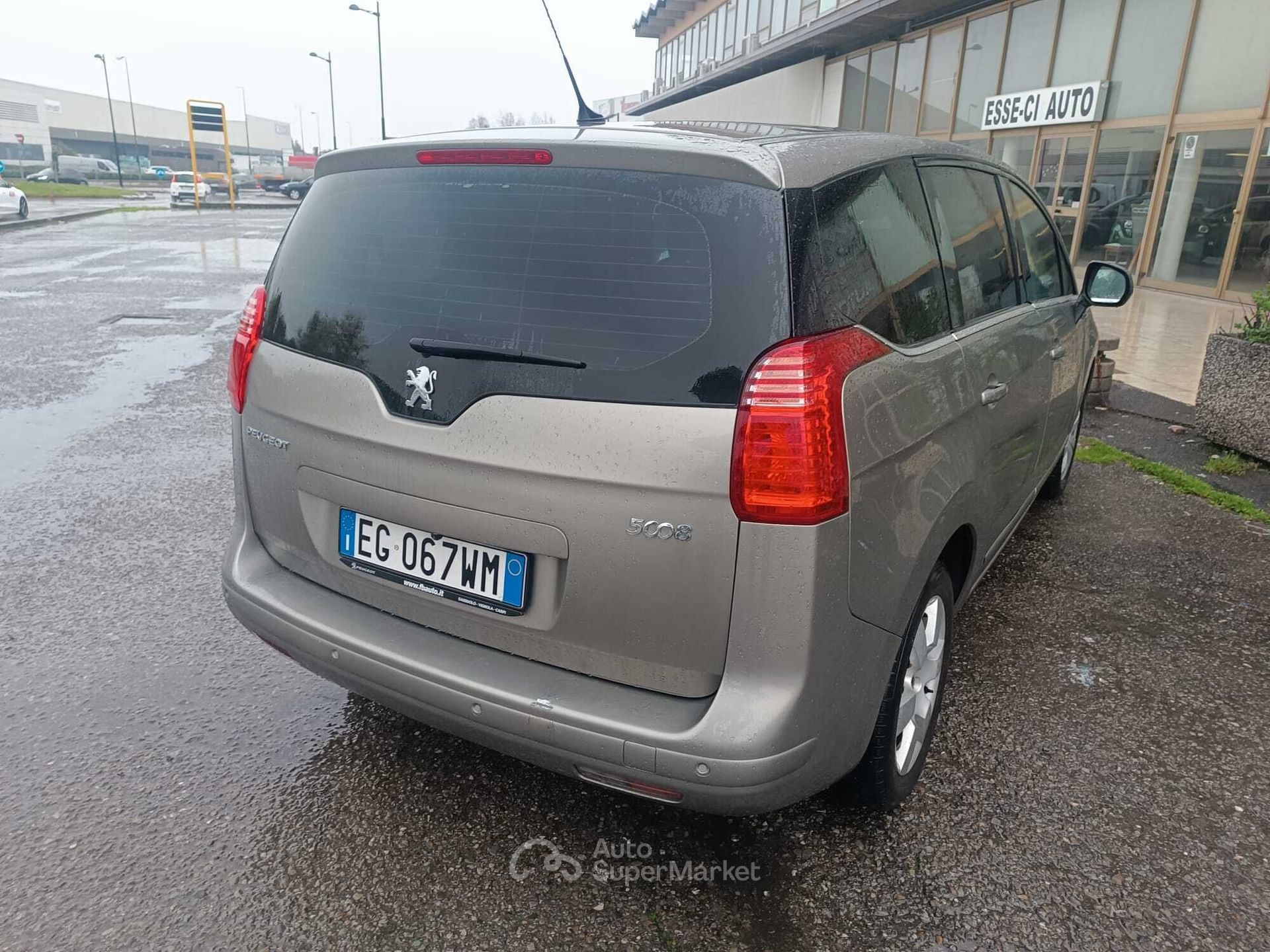 Peugeot 5008