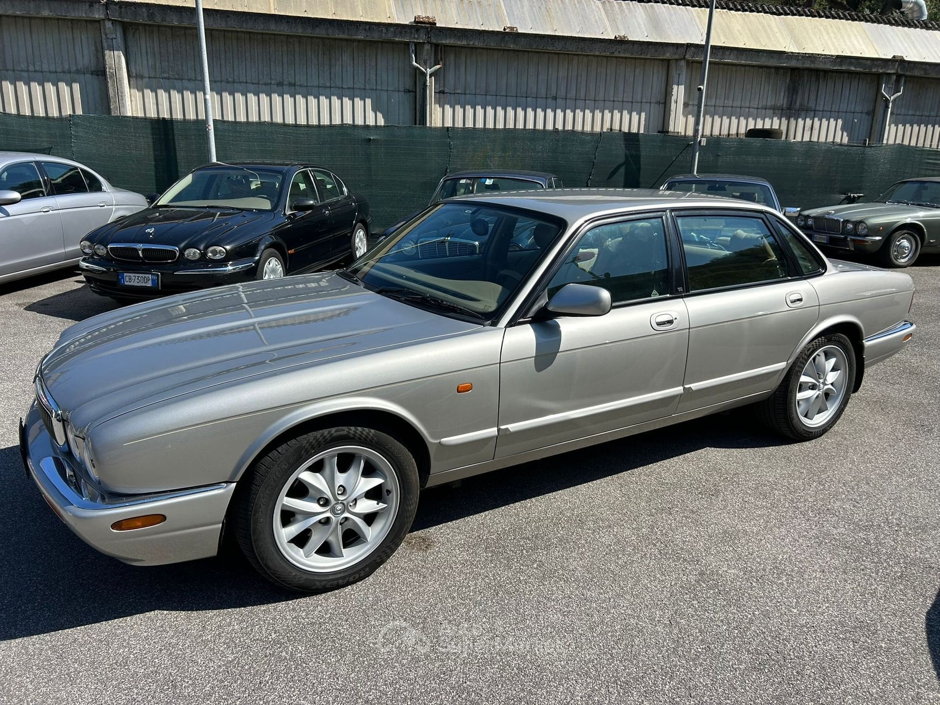 Jaguar XJ