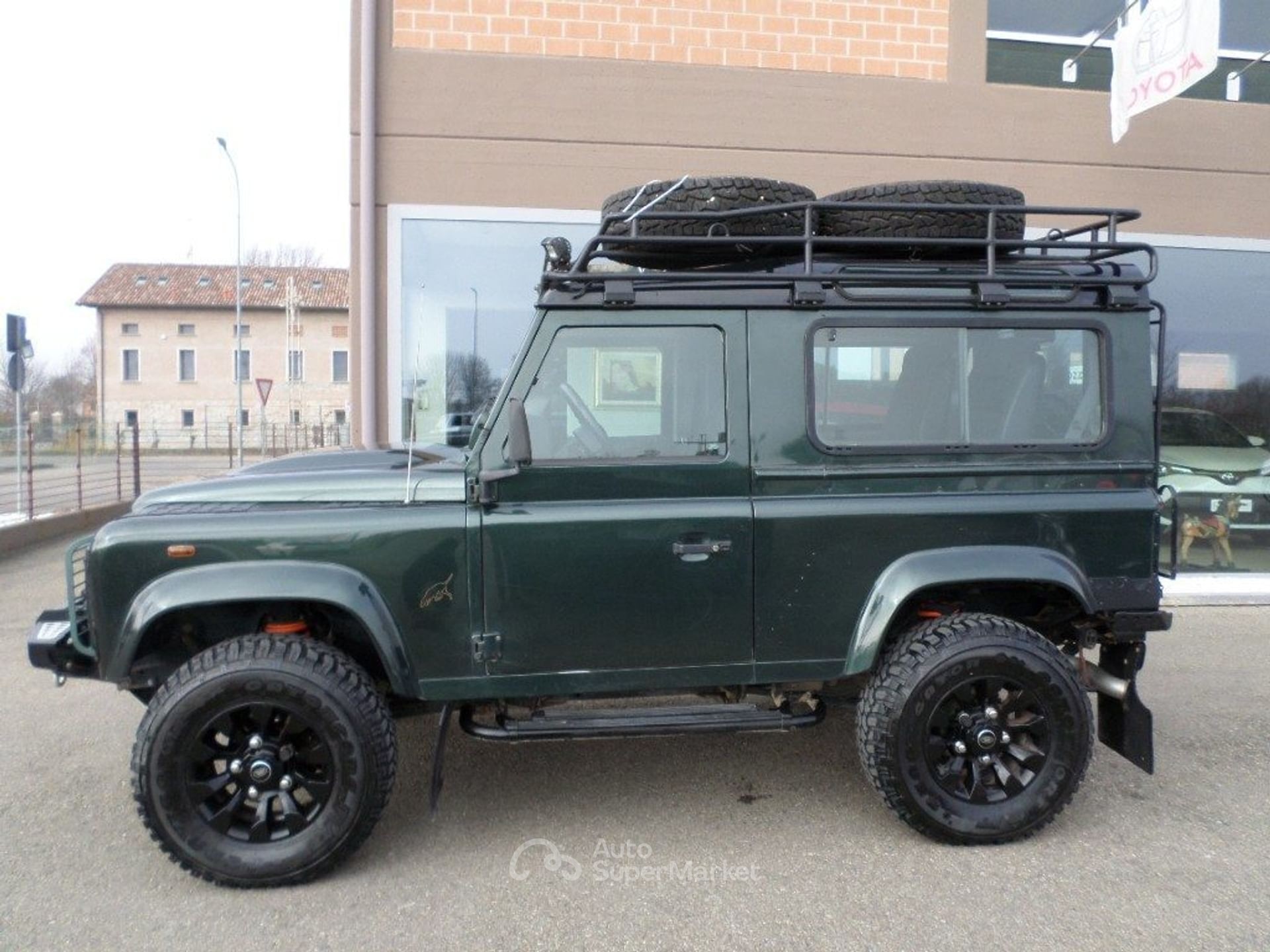 Land Rover Defender