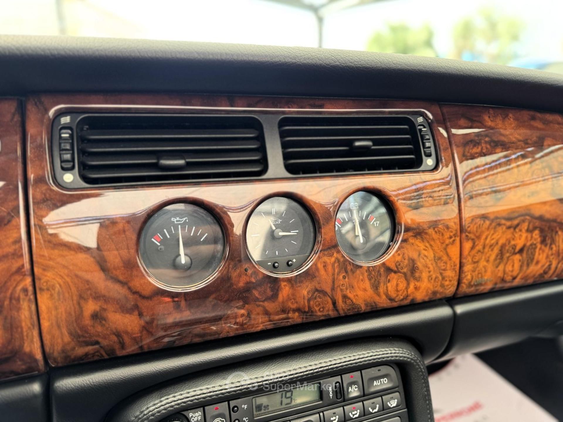 Jaguar XK