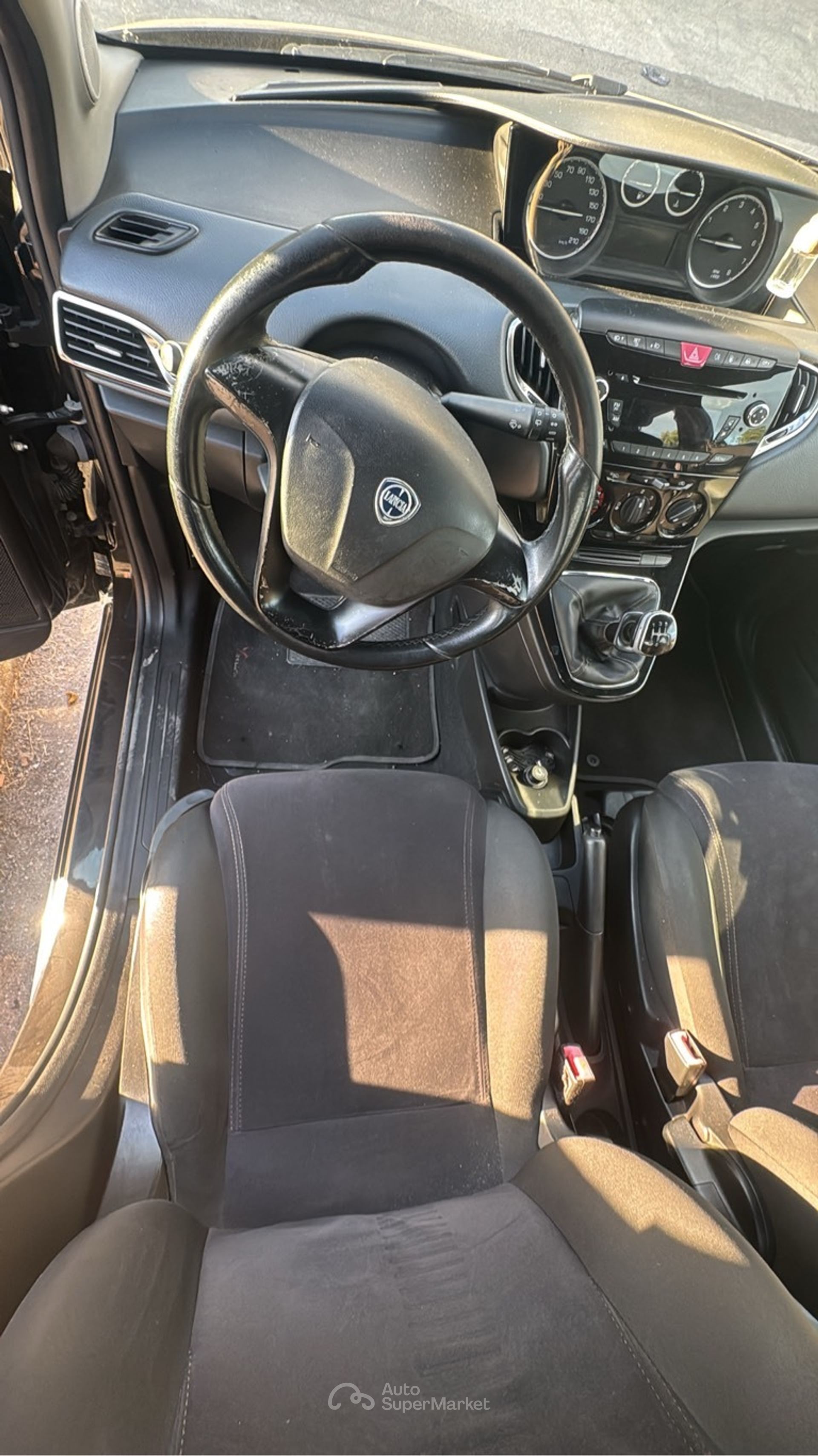 Lancia Ypsilon