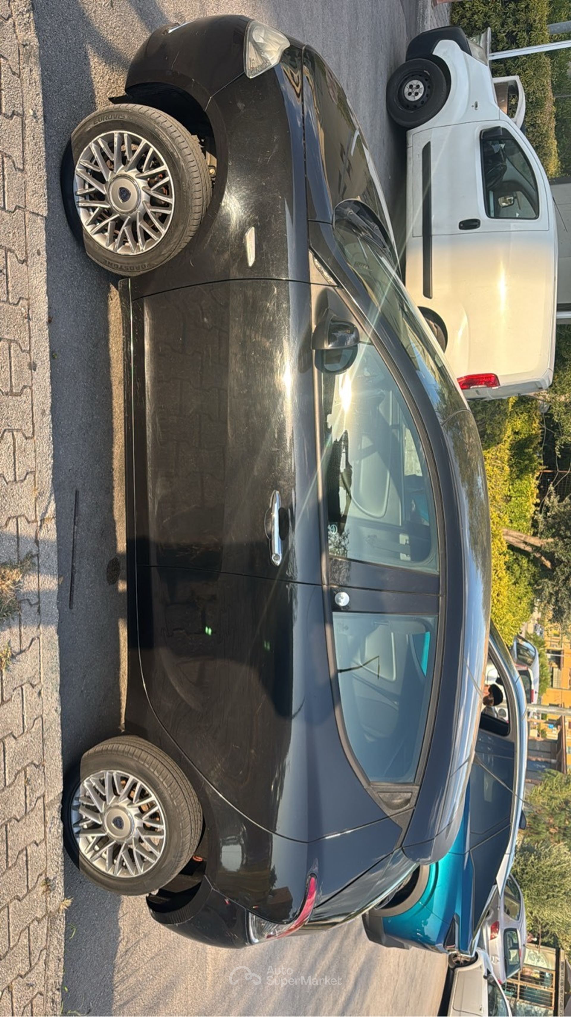 Lancia Ypsilon