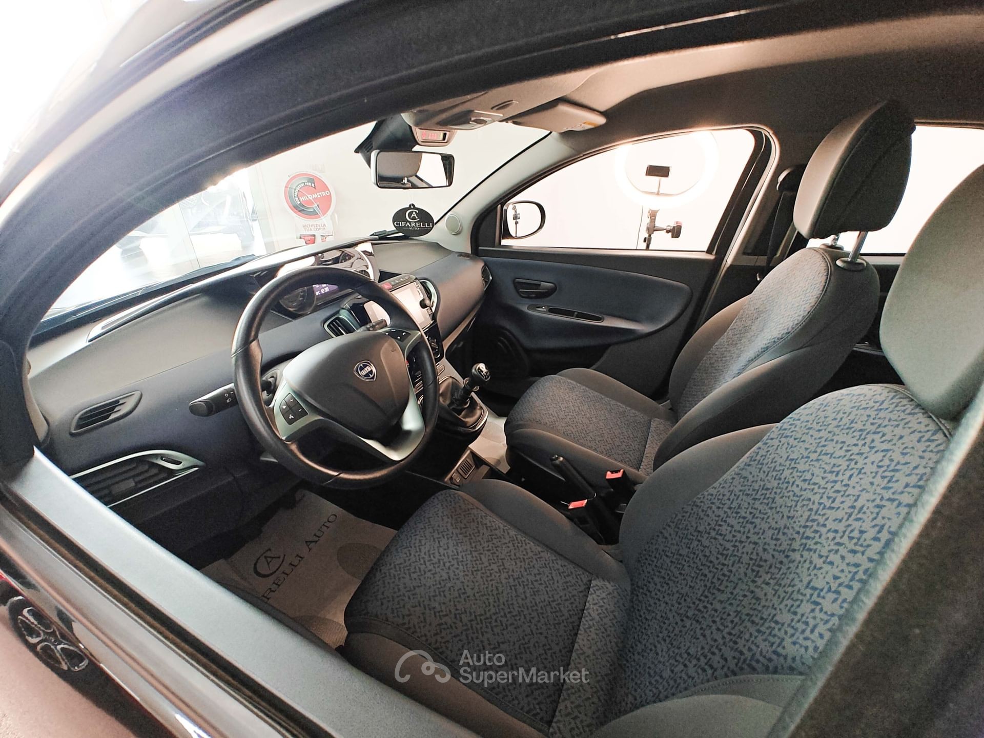 Lancia Ypsilon