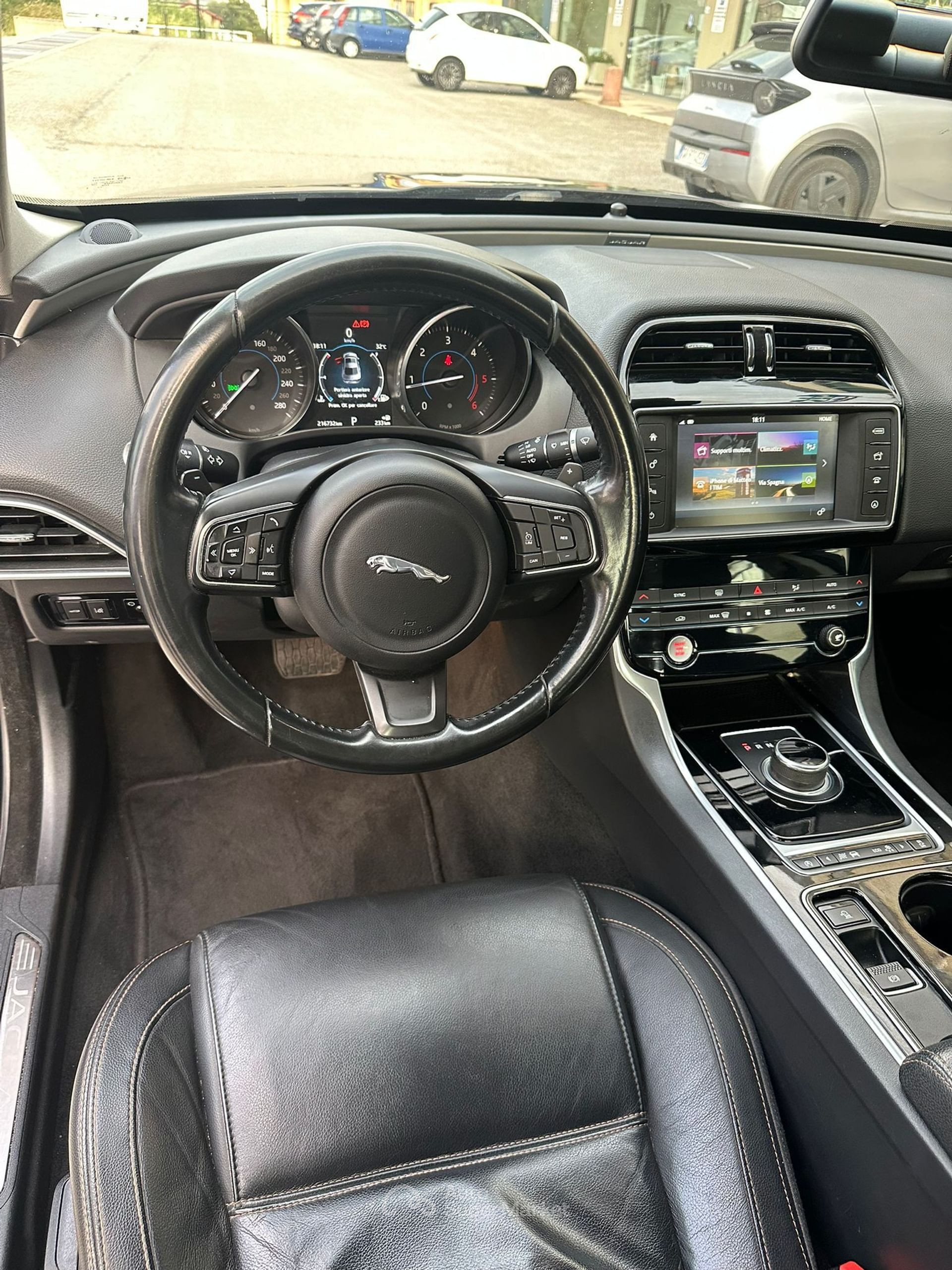 Jaguar XE