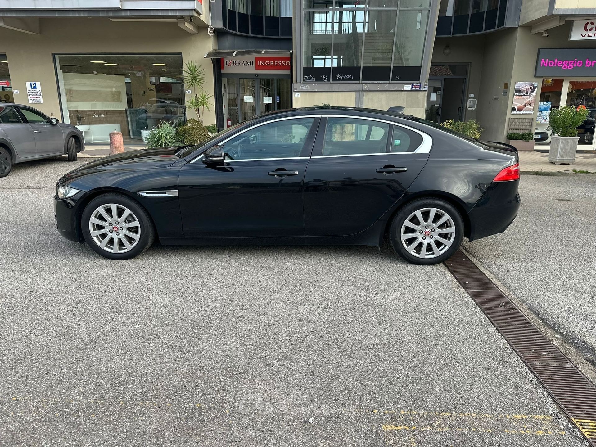 Jaguar XE