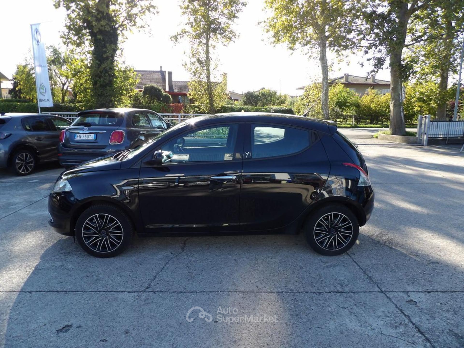 Lancia Ypsilon