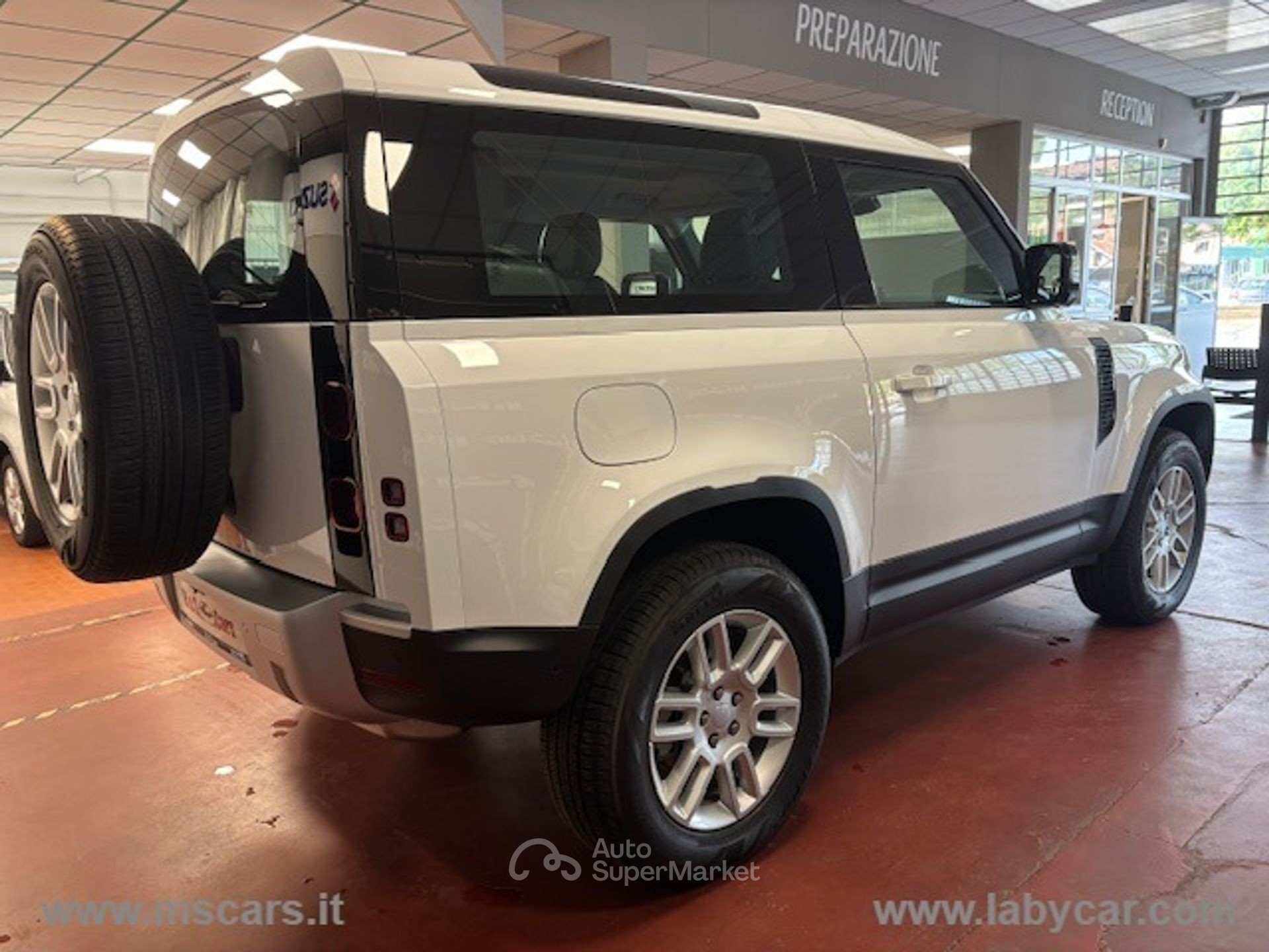 Land Rover Defender