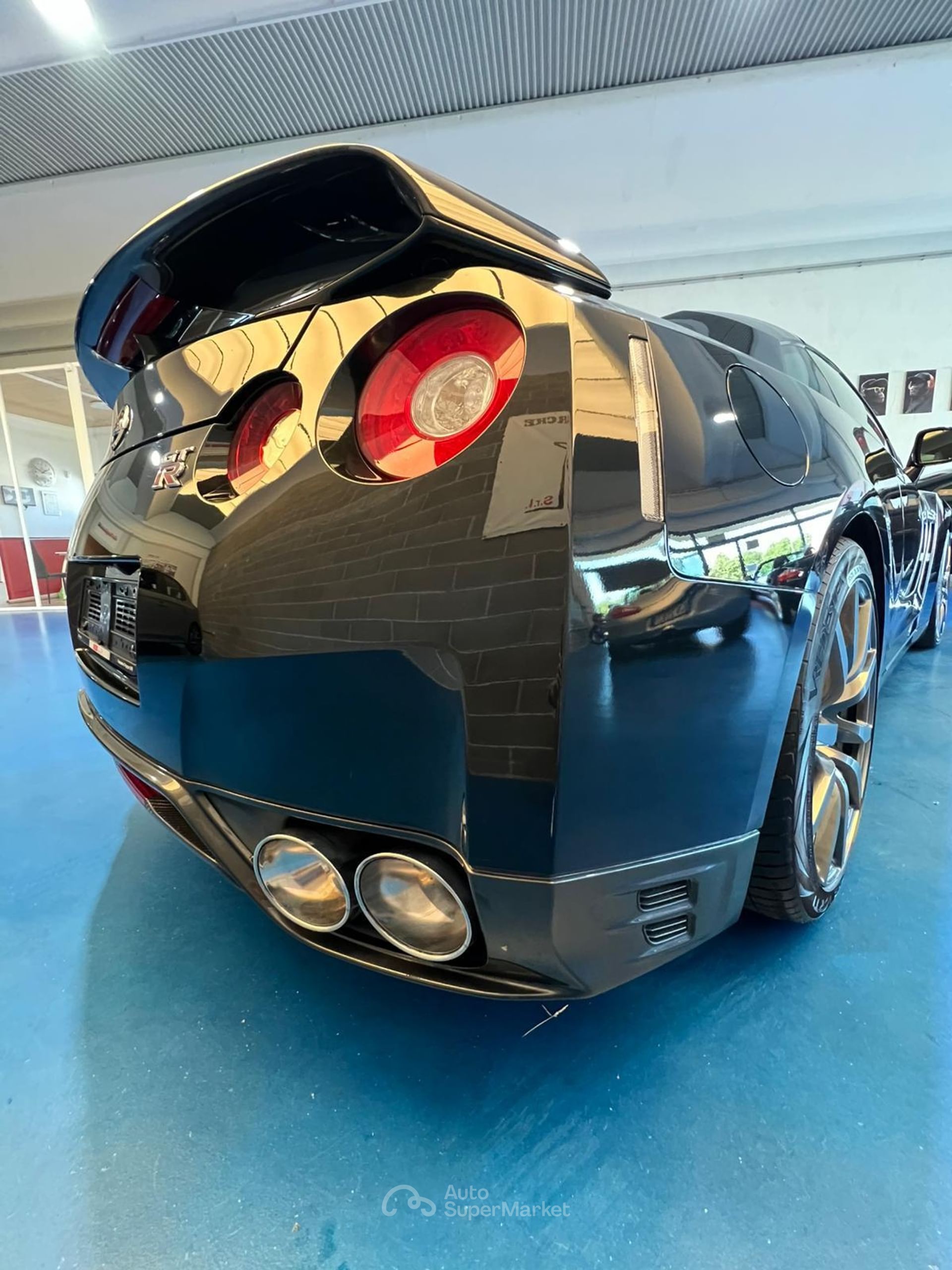 Nissan GT-R