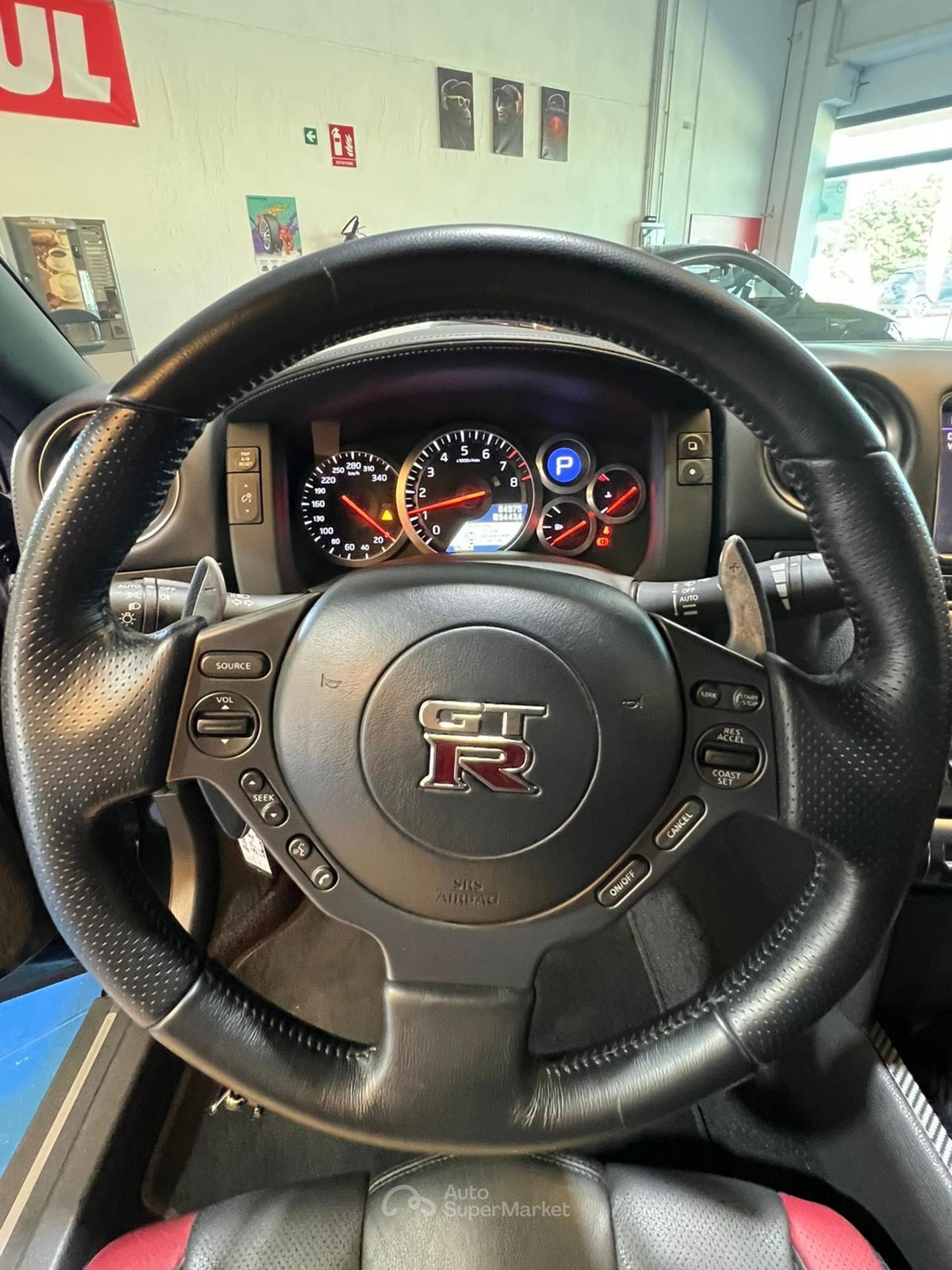 Nissan GT-R