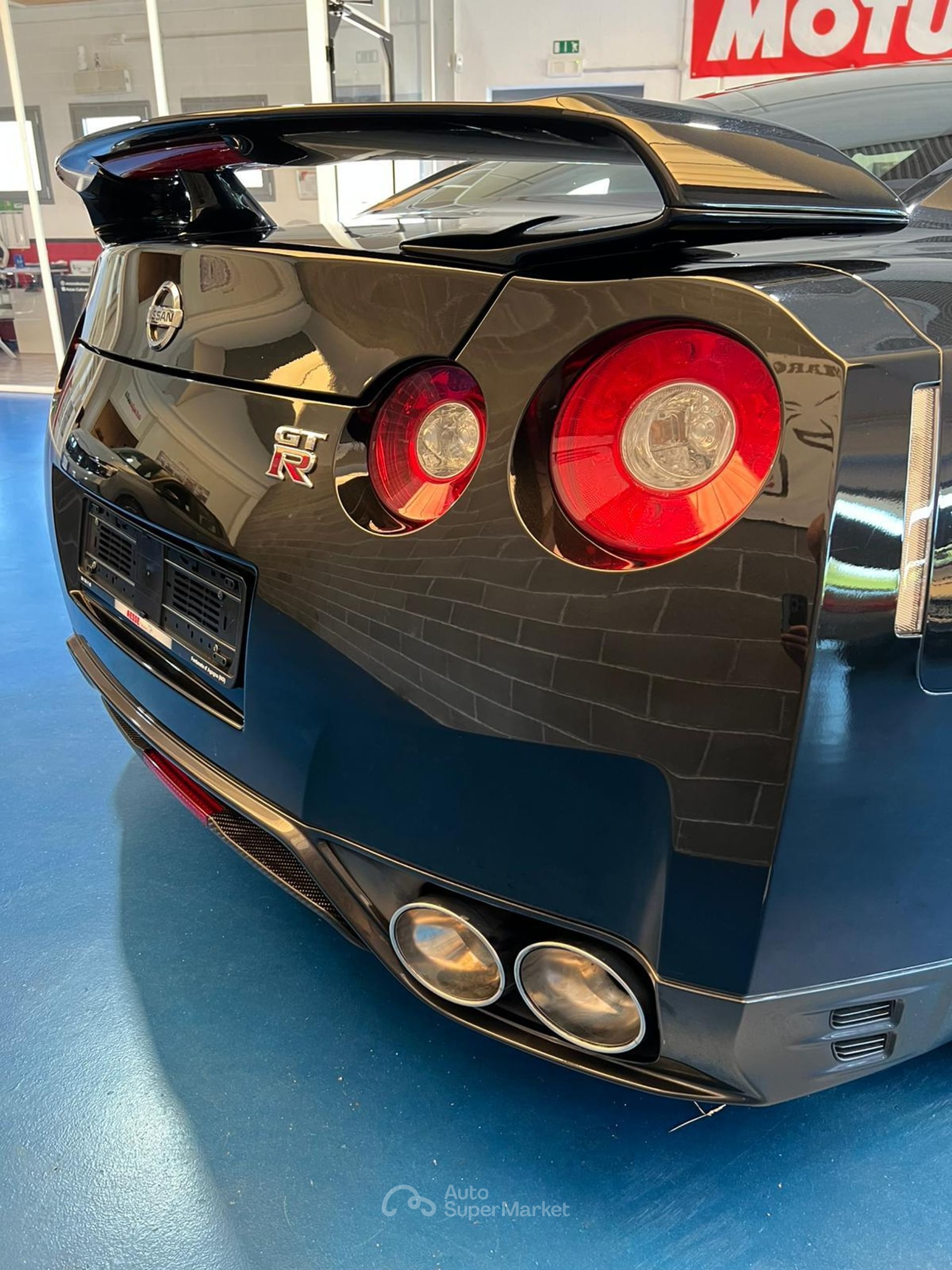 Nissan GT-R