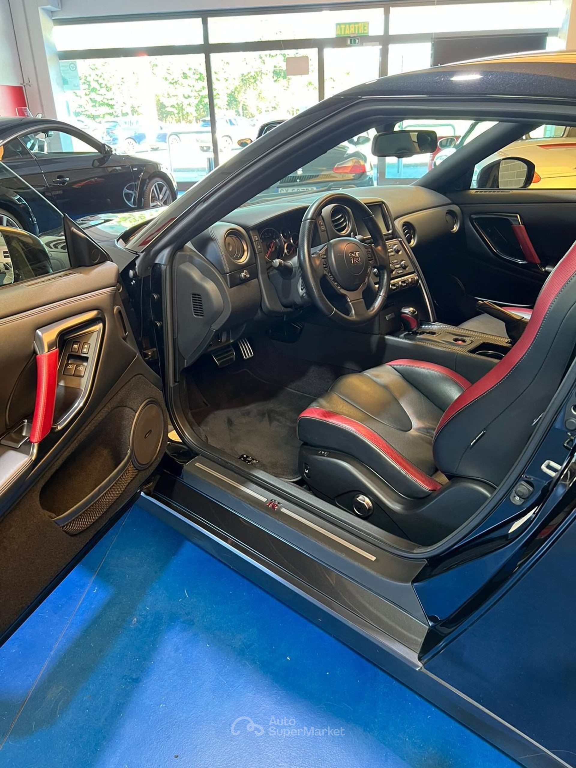Nissan GT-R